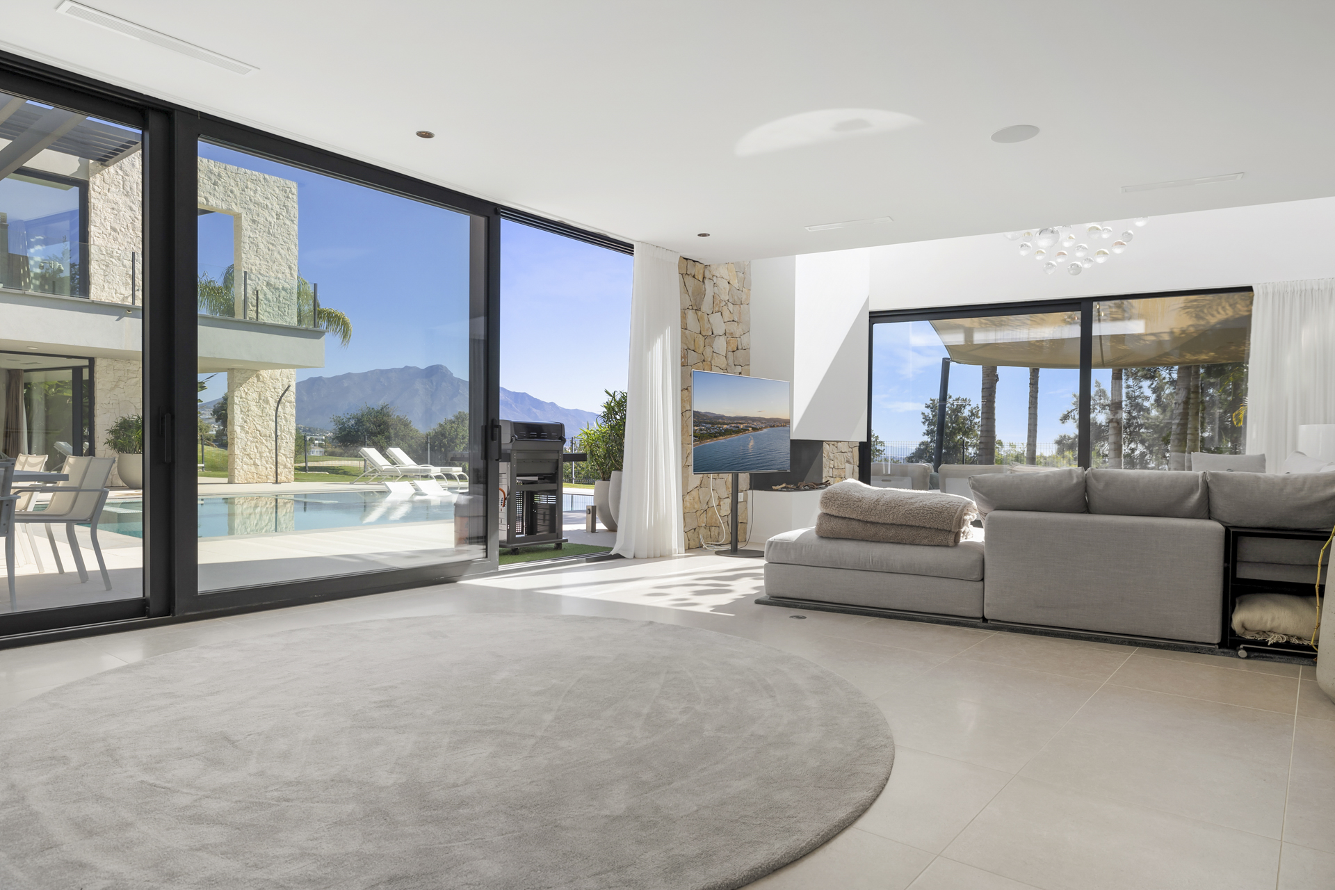 Villa Aqua