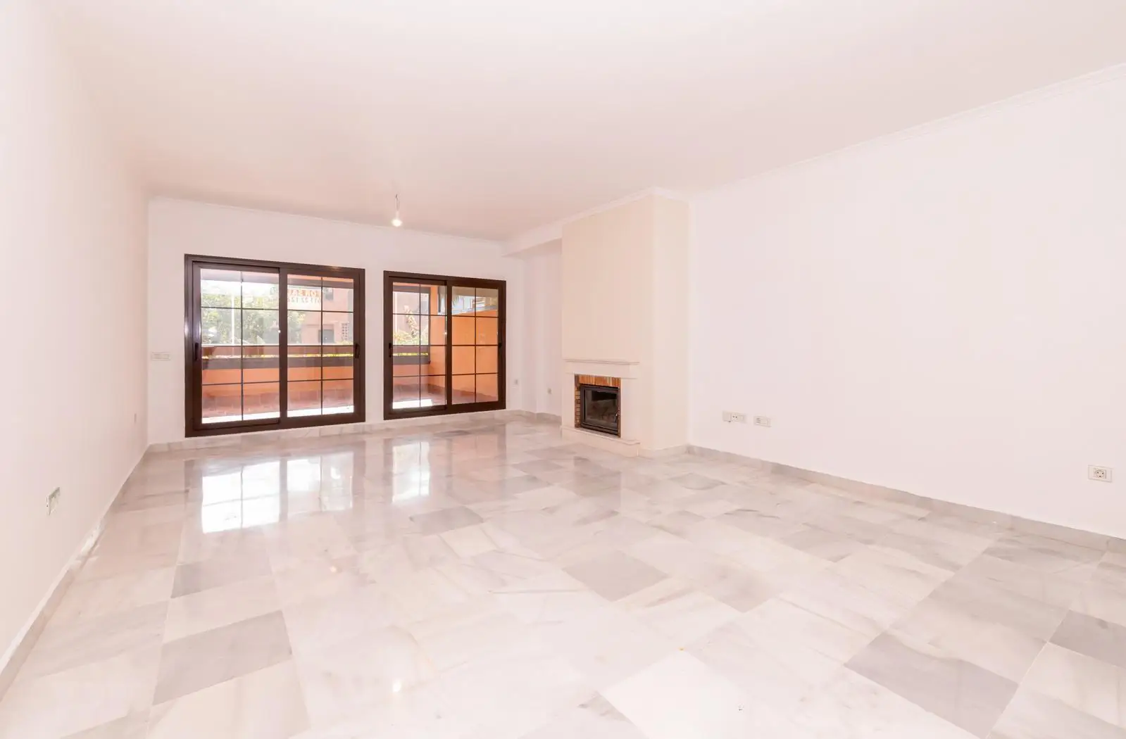 Spacious apartment in Estepona - Top Properties Estepona