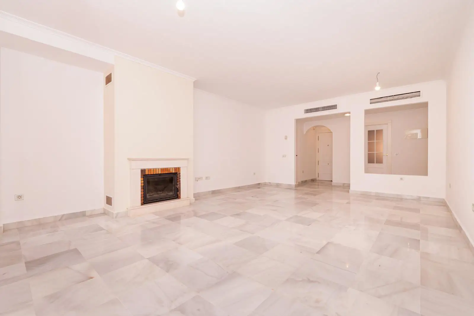 Spacious apartment in Estepona - Top Properties Estepona