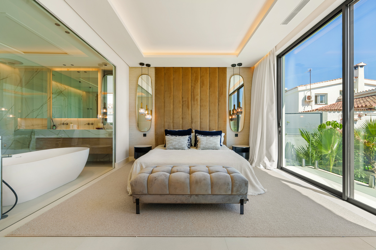 Stunning Villa in San Pedro - Top Properties Estepona