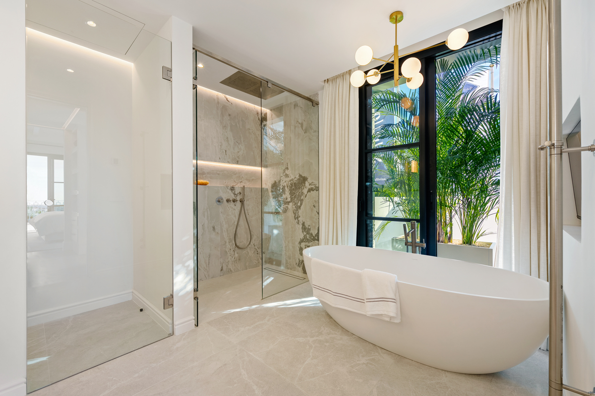 Modern Villa in Benahavís - Top Properties Estepona