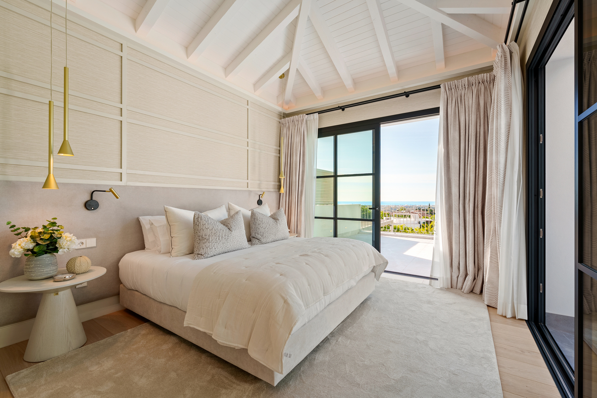 Modern Villa in Benahavís - Top Properties Estepona