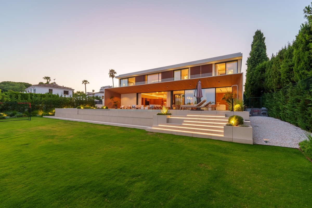 Stunning Villa in San Pedro - Top Properties Estepona
