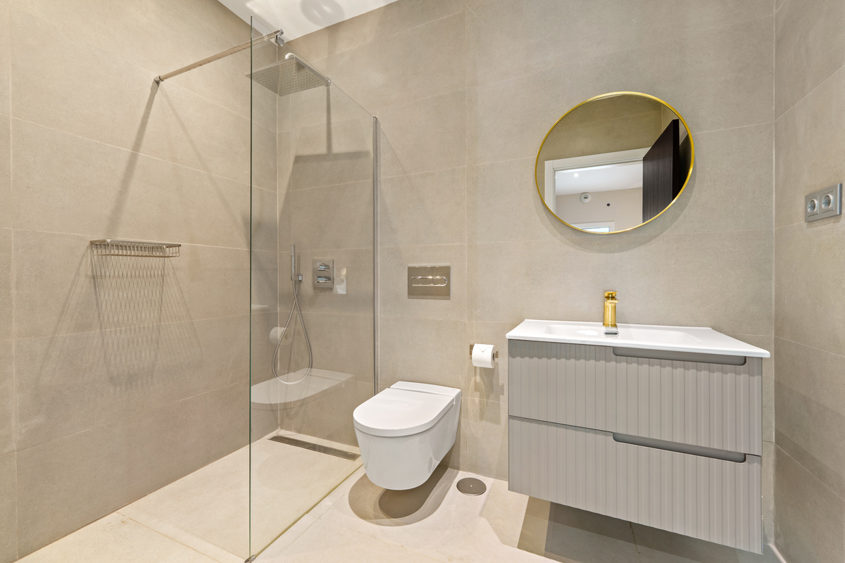 Contemporary Villa in Benahavís - Top Properties Estepona