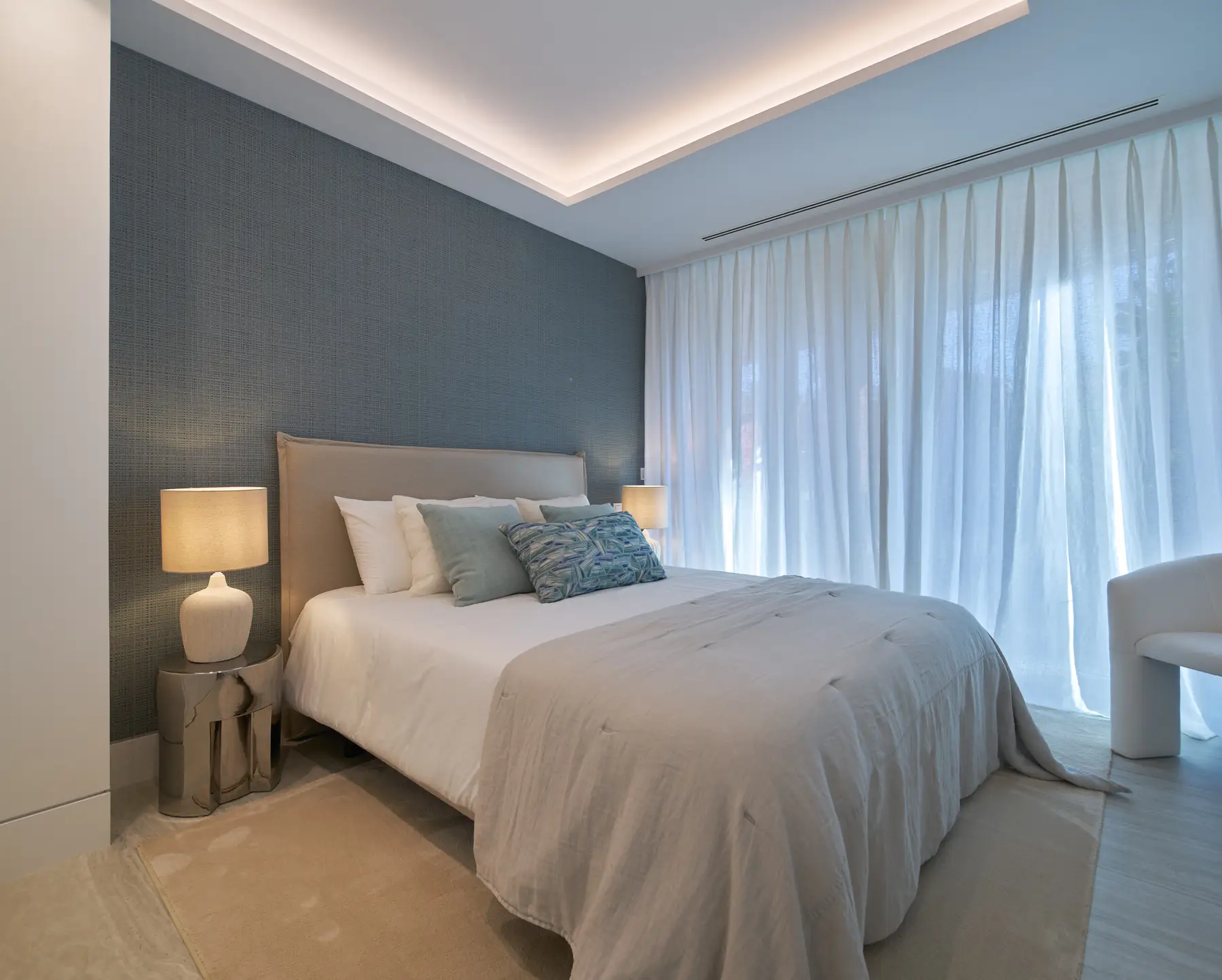 Stunning beachfront apartment - Top Properties Estepona
