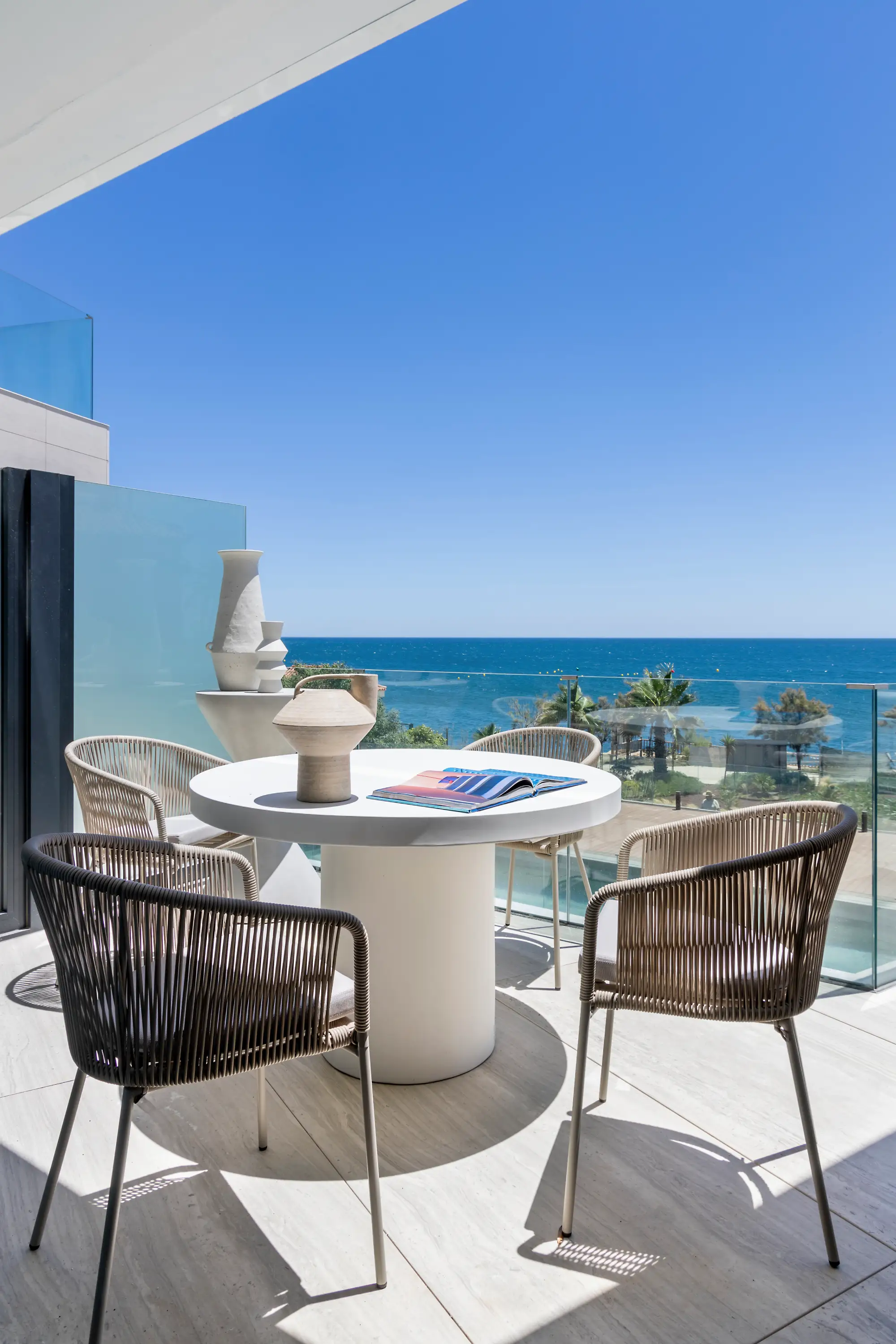 Prime beachfront apartment in Estepona - Top Properties Estepona