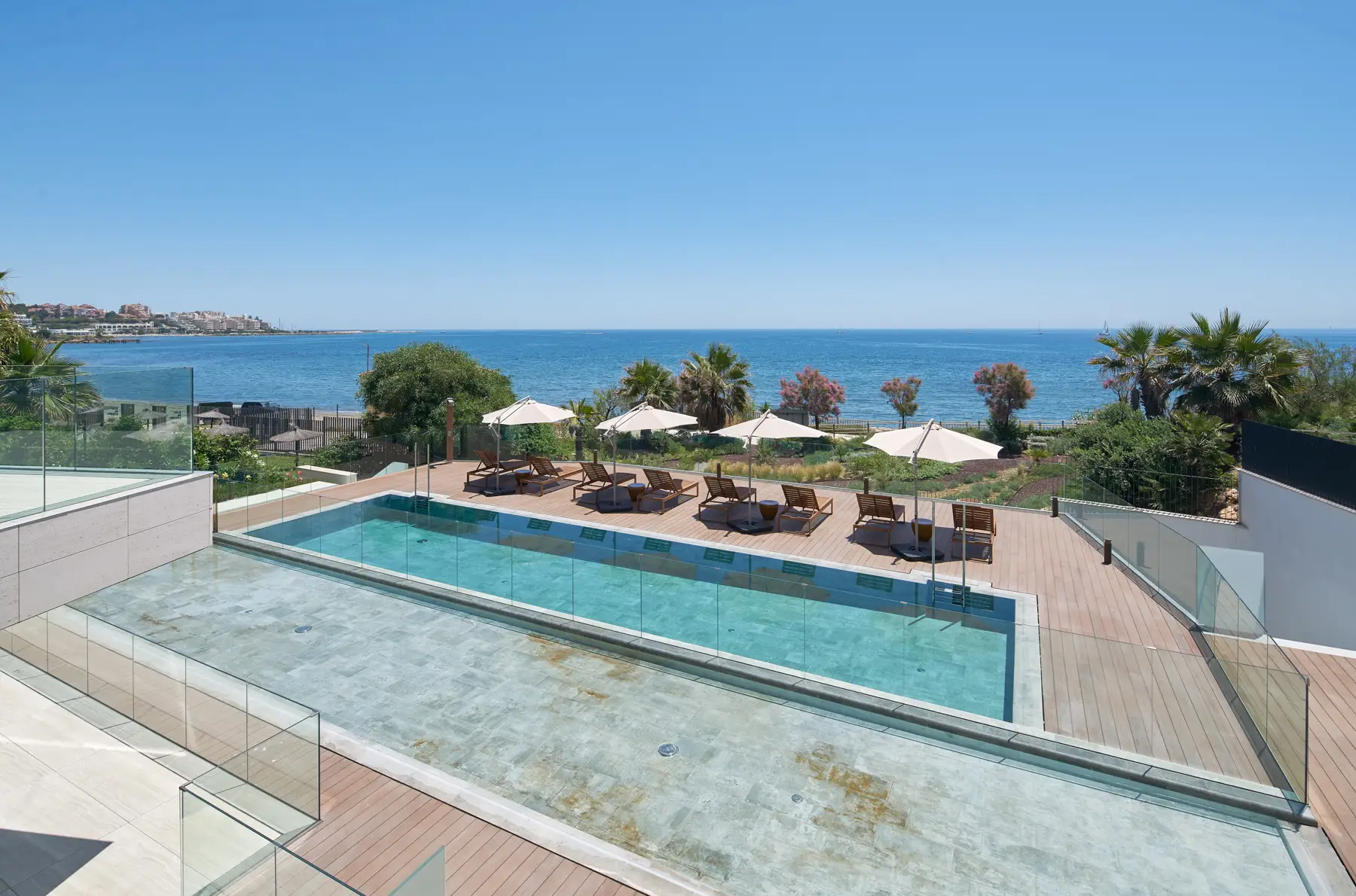 Prime beachfront apartment in Estepona - Top Properties Estepona
