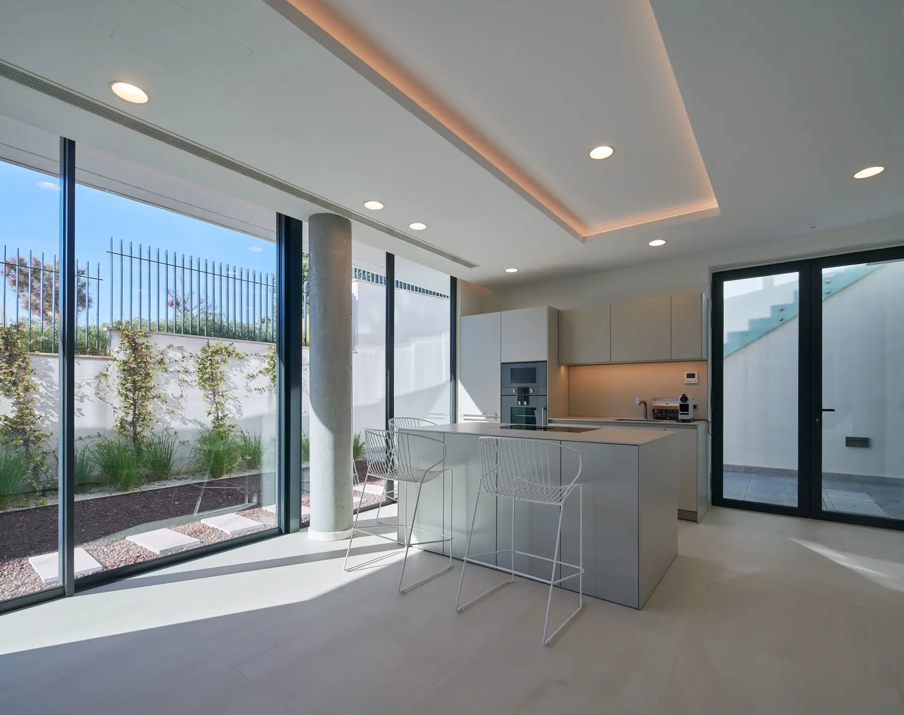 Prime beachfront apartment in Estepona - Top Properties Estepona