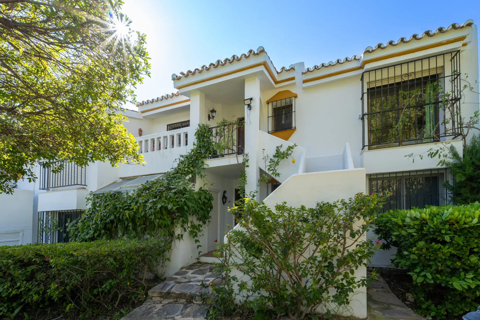 Charming Penthouse in Estepona - Top Properties Estepona