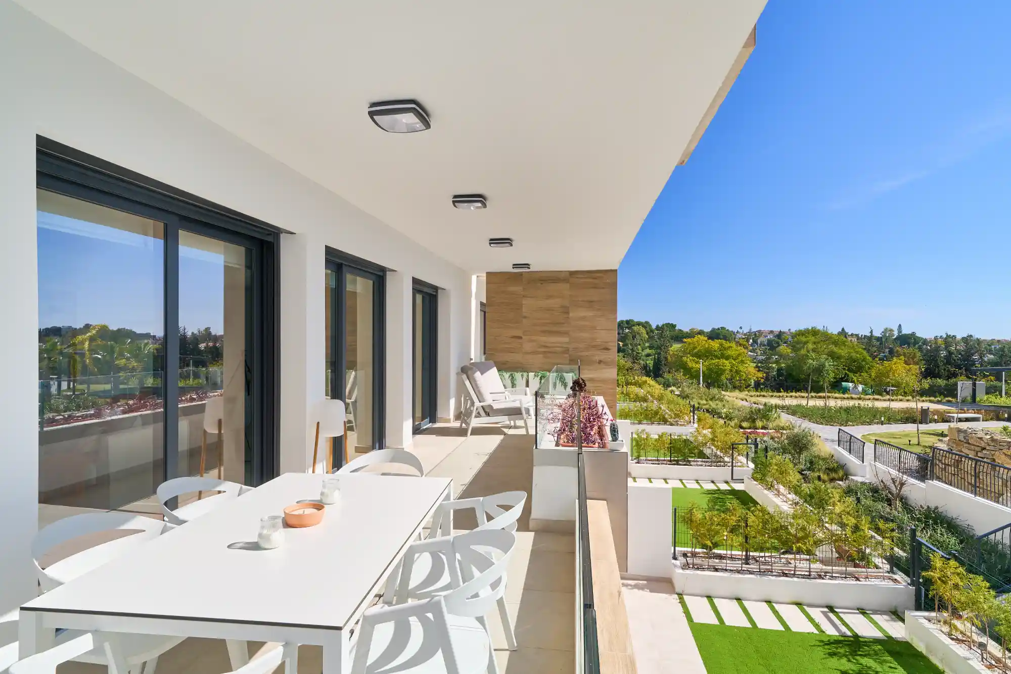 Elegant Turnkey Apartment in Atalaya - Top Properties Estepona