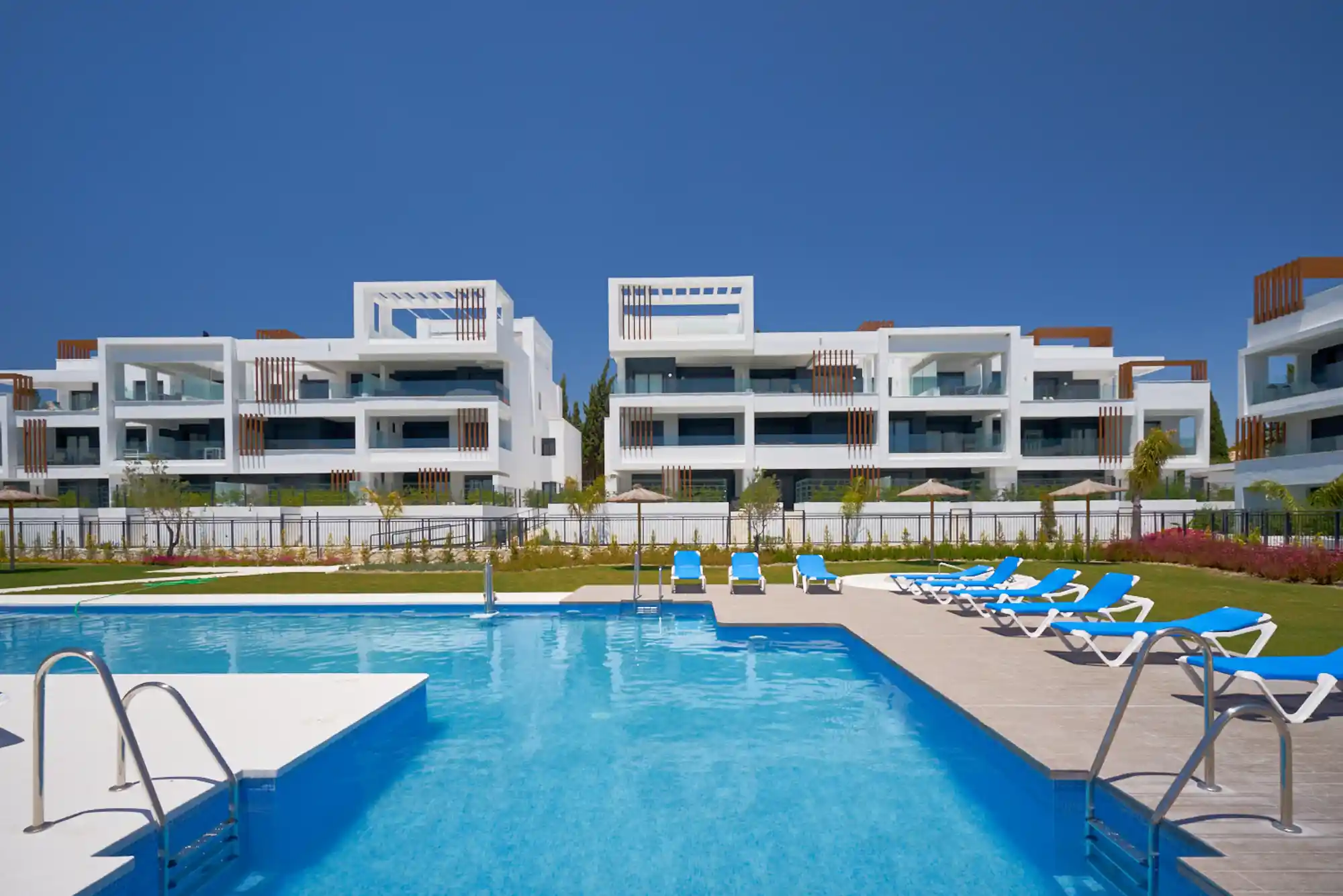 New Garden Apartment in Bel Air - Top Properties Estepona