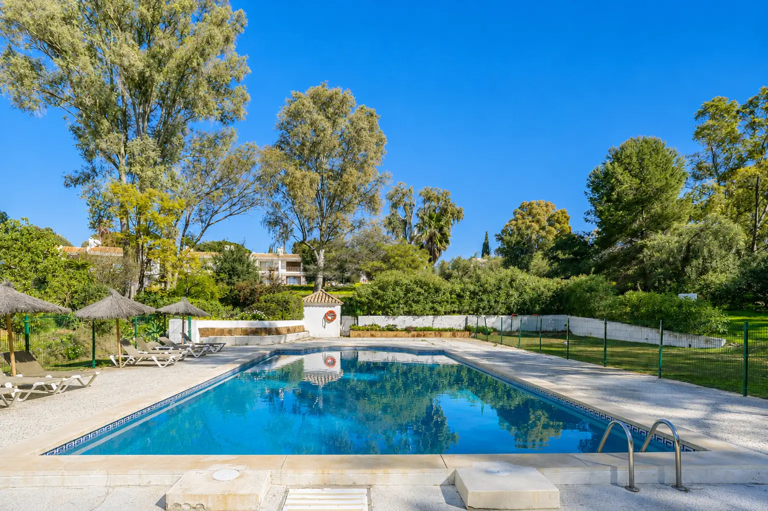 Unique duplex townhouse in Nueva Atalaya - Top Properties Estepona