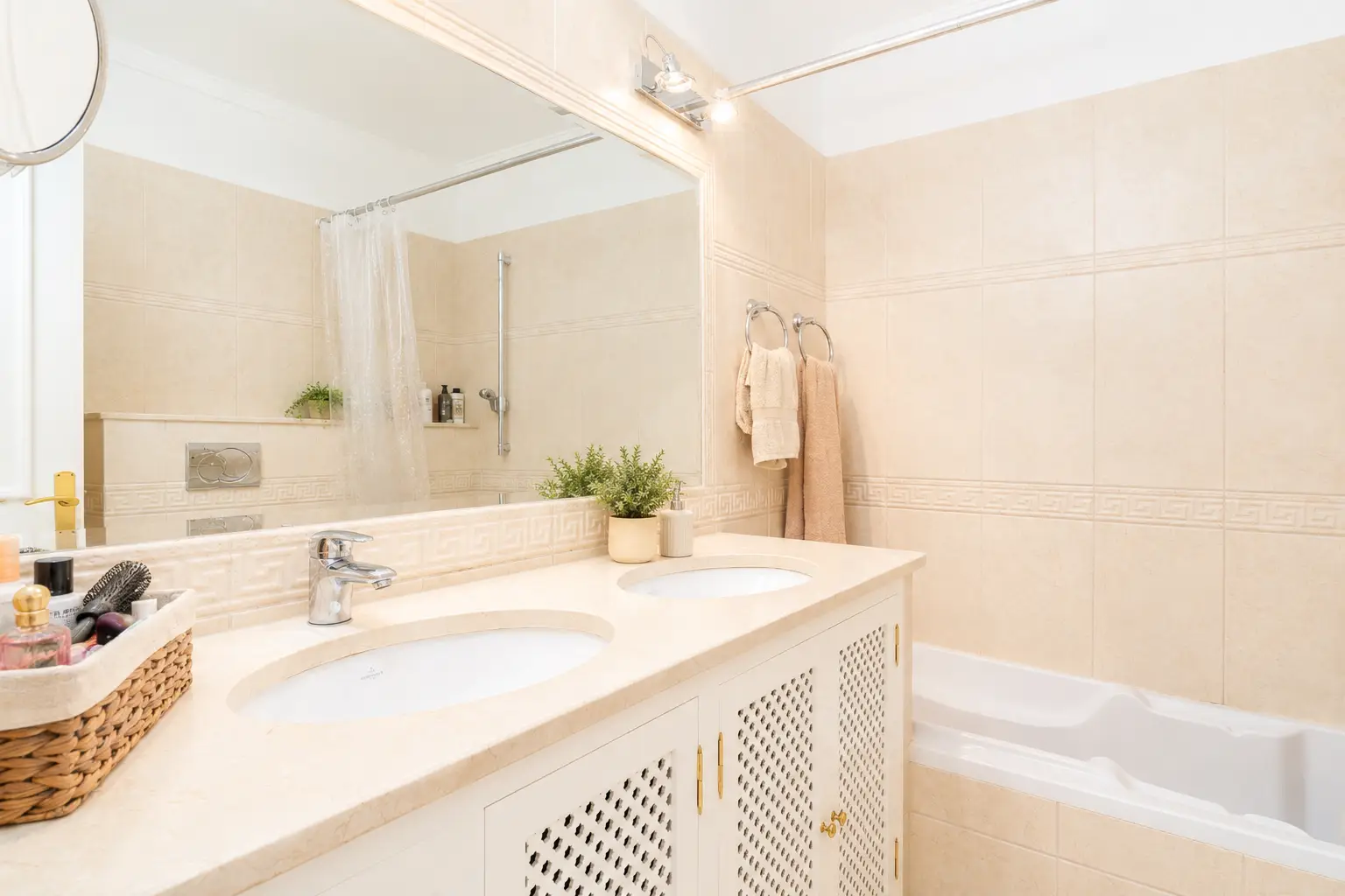 Unique duplex townhouse in Nueva Atalaya