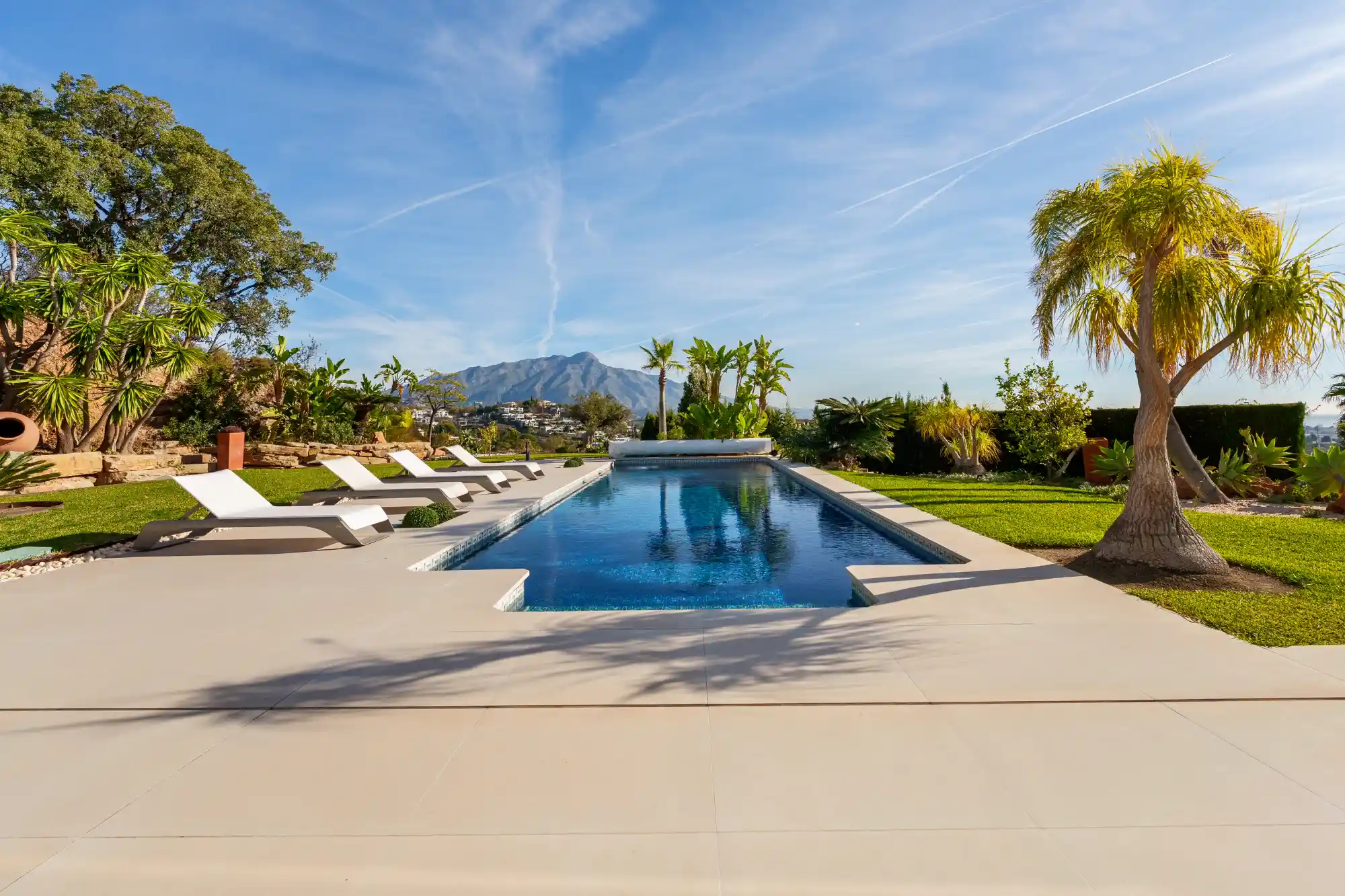 Luxury Villa in Puerto del Almendro, Benahavis