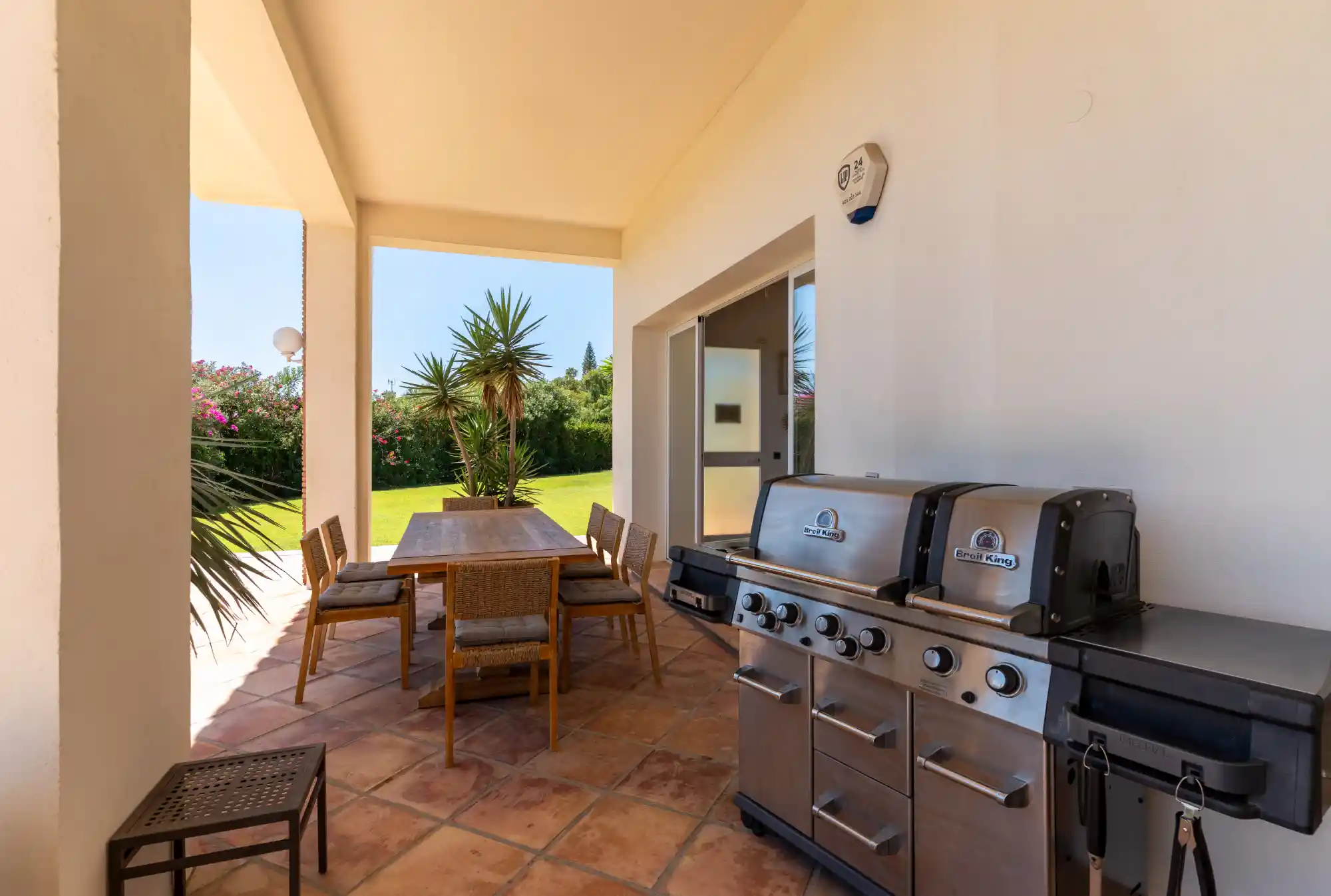 Spectacular Villa in Benahavís - Top Properties Estepona