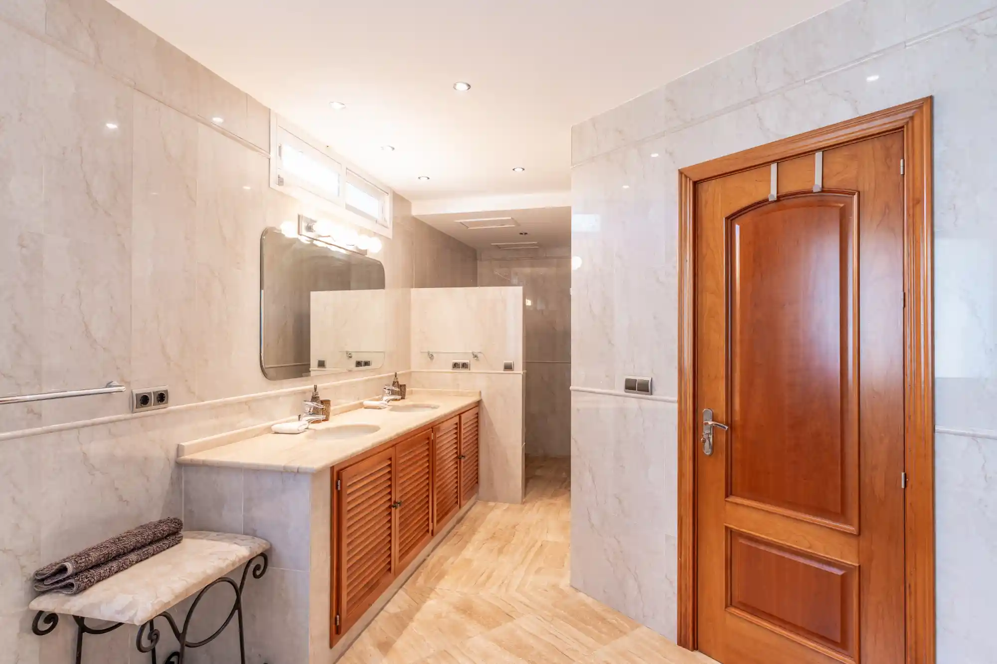 Spectacular Villa in Benahavís - Top Properties Estepona