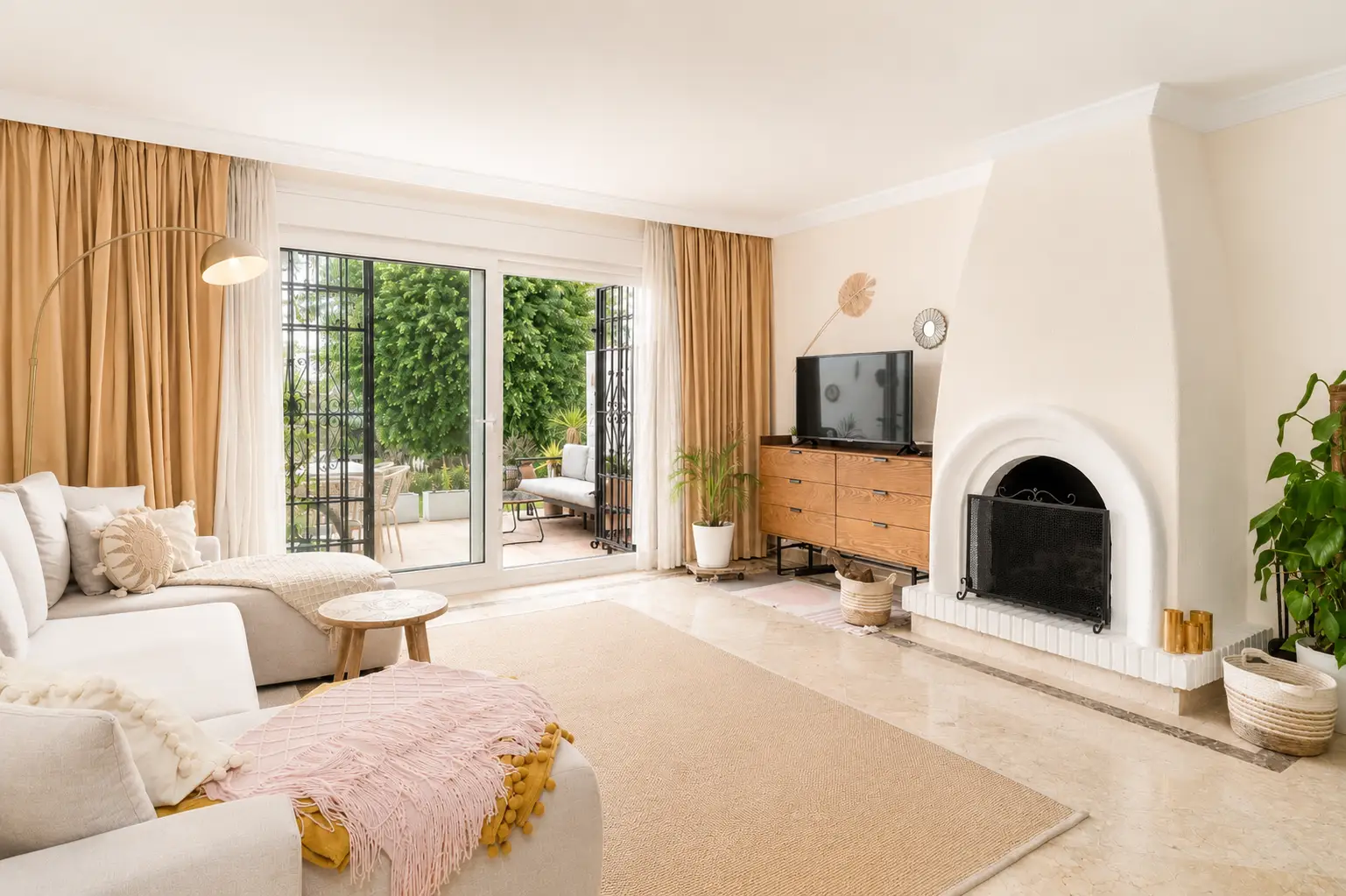 Unique duplex townhouse in Nueva Atalaya - Top Properties Estepona
