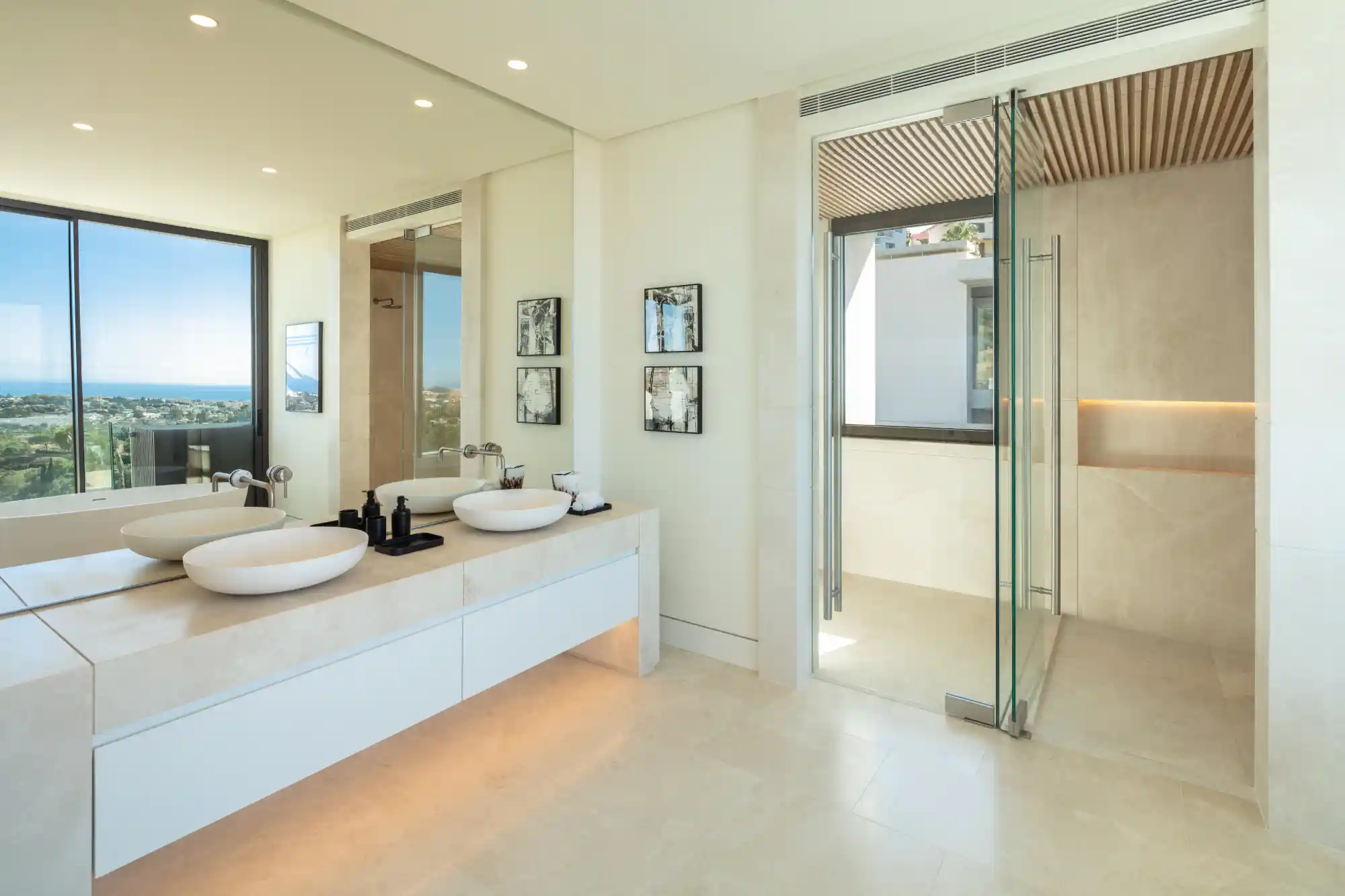 Golf Villa in La Quinta, Benahavis - Top Properties Estepona