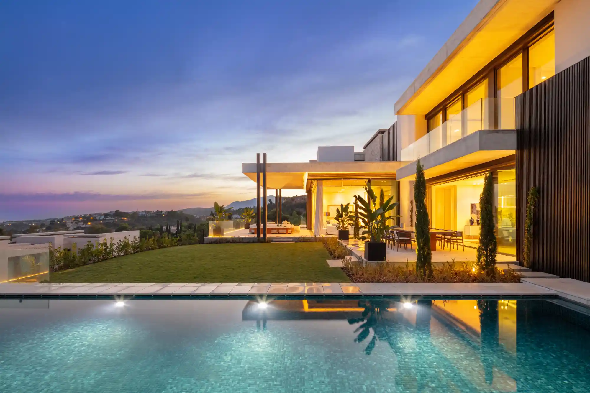Golf Villa in La Quinta, Benahavis - Top Properties Estepona