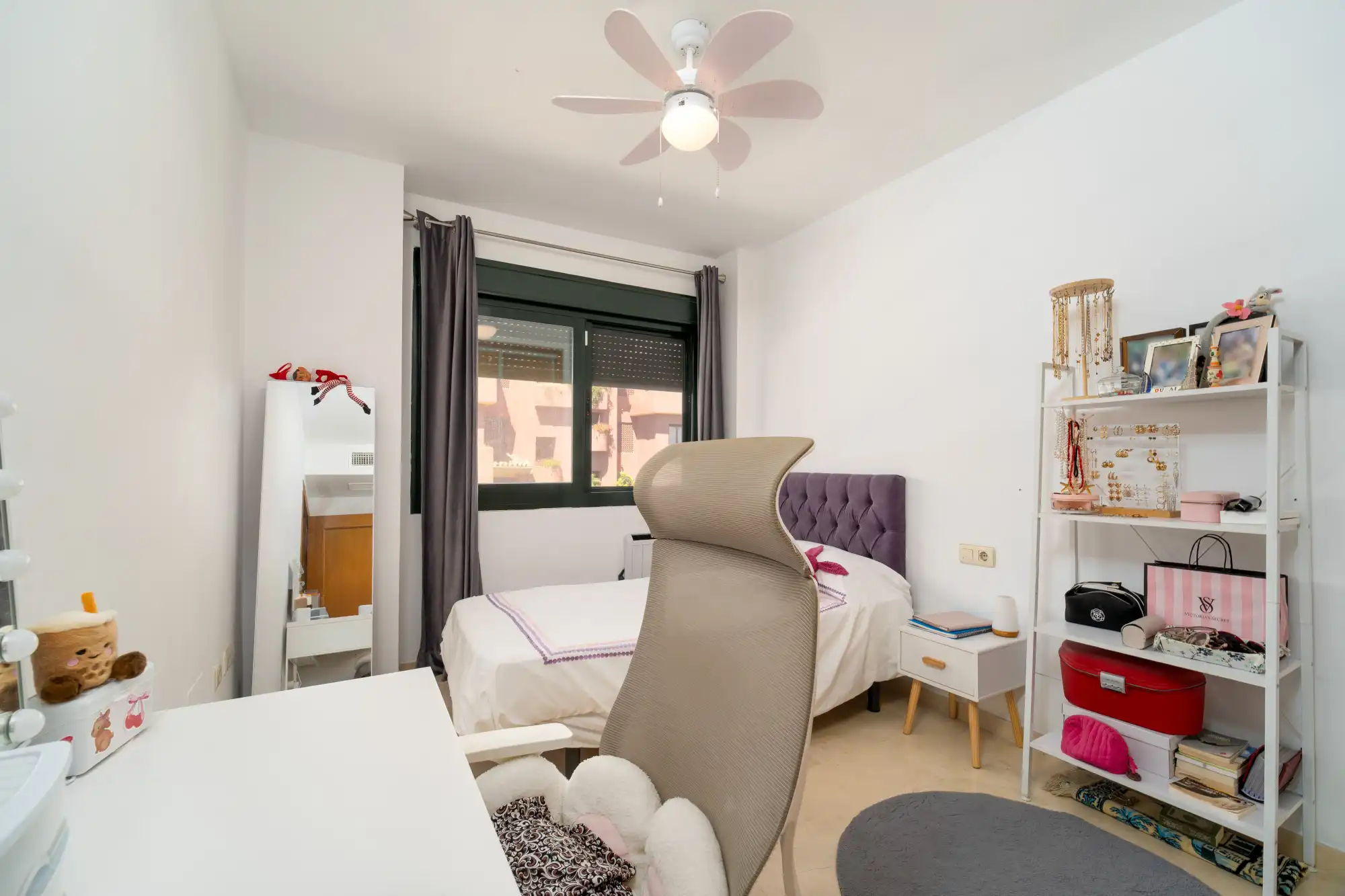 Stunning 3-bedroom townhouse with a private pool in Cancelada