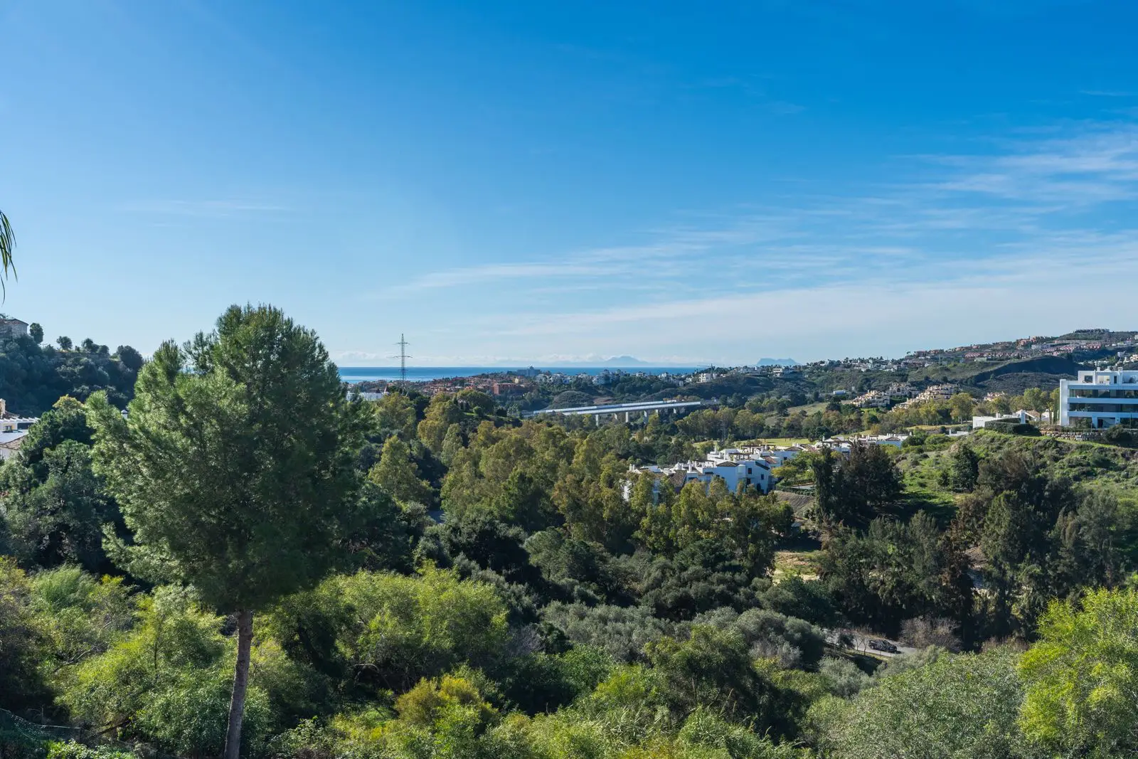 Spacious Apartment with Panoramic Views in Benahavís