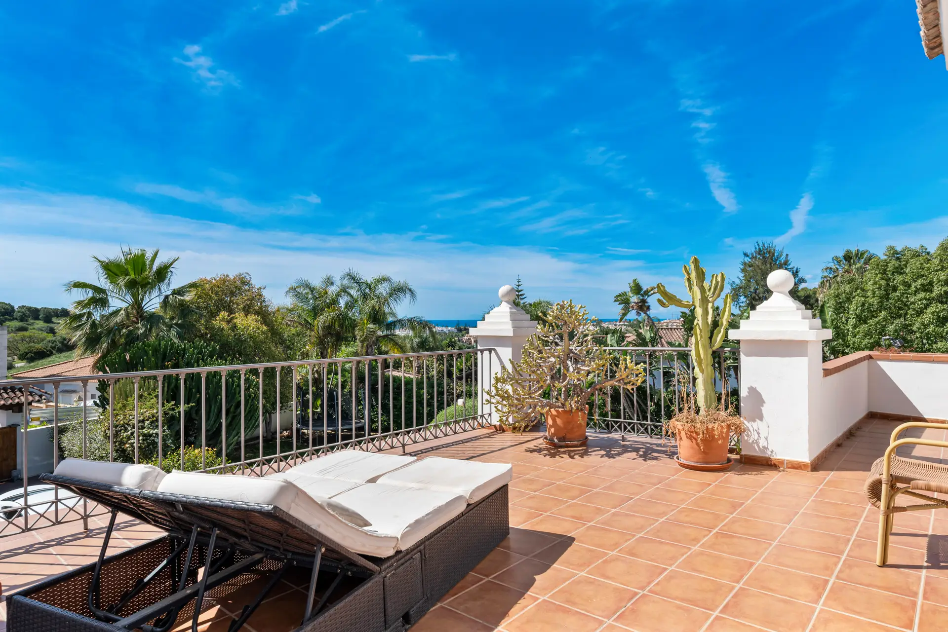 Elegant Sea-View Villa in El Paraiso