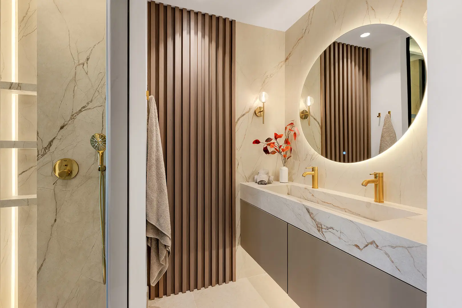 Luxury Frontline Ground-Floor Apartment