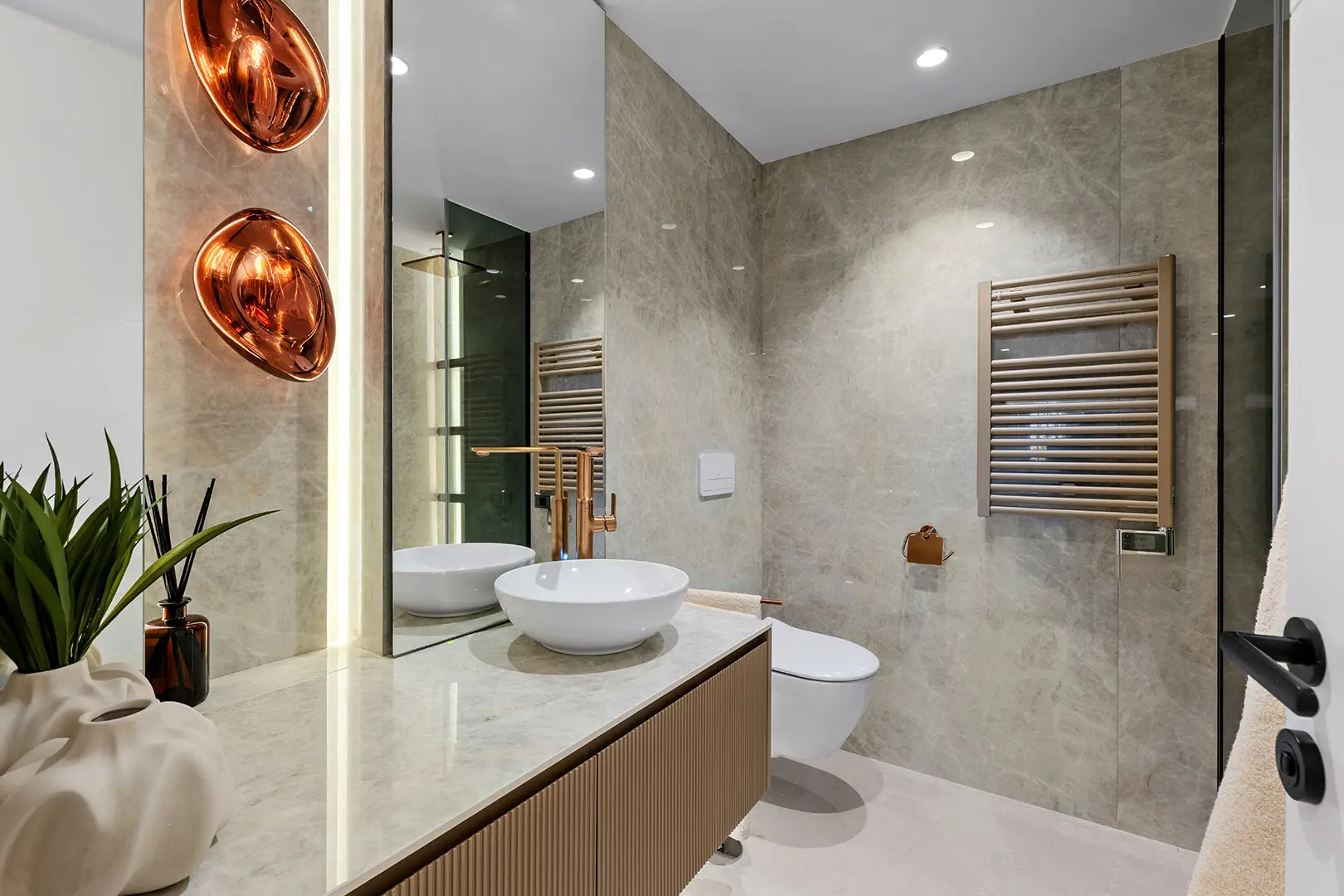 Luxury Frontline Ground-Floor Apartment