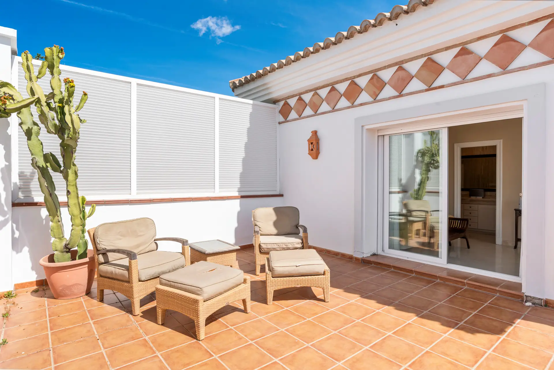 Elegante Villa mit Meerblick in El Paraíso