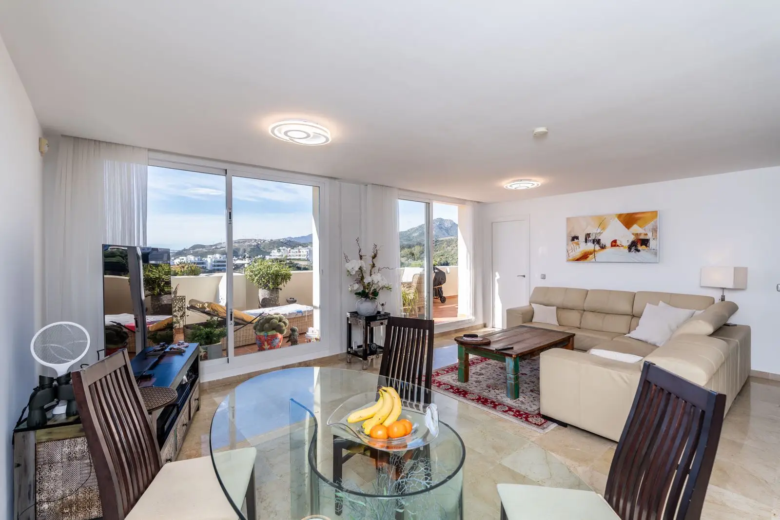 Spacious Apartment with Panoramic Views in Benahavís
