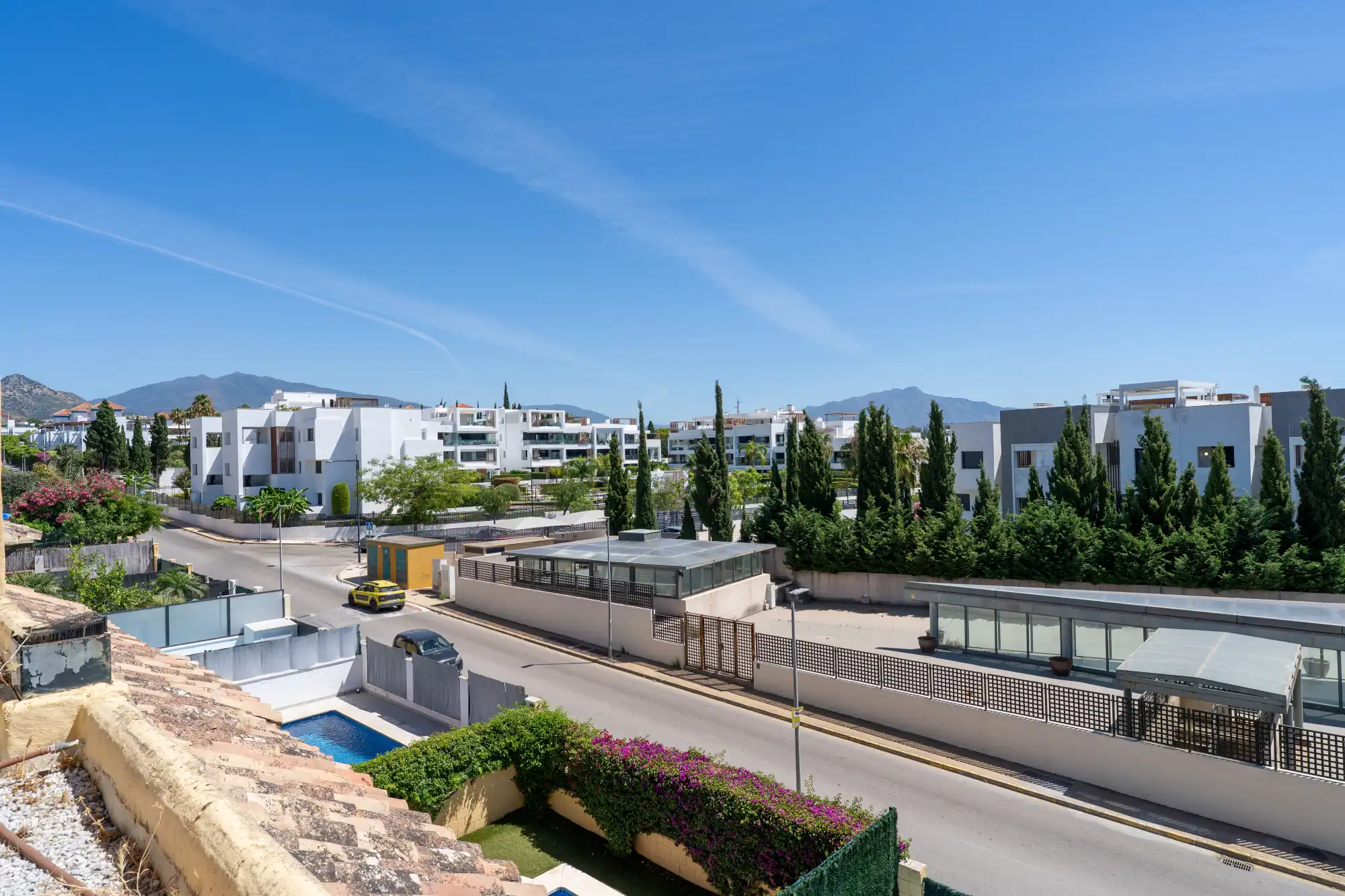 Stunning 3-bedroom townhouse with a private pool in Cancelada