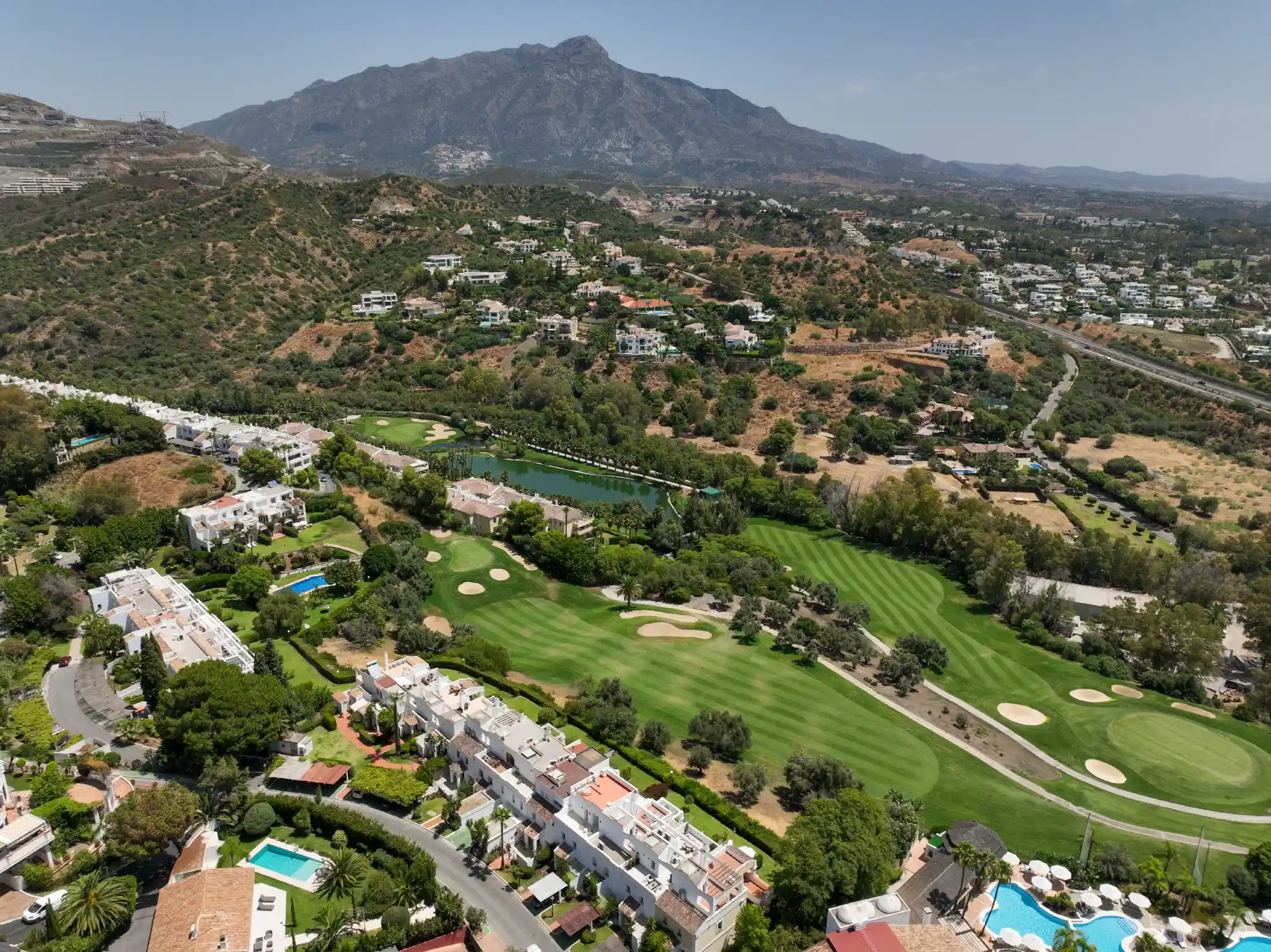 4 Bedroom Townhouse in Benahavís - Top Properties Estepona