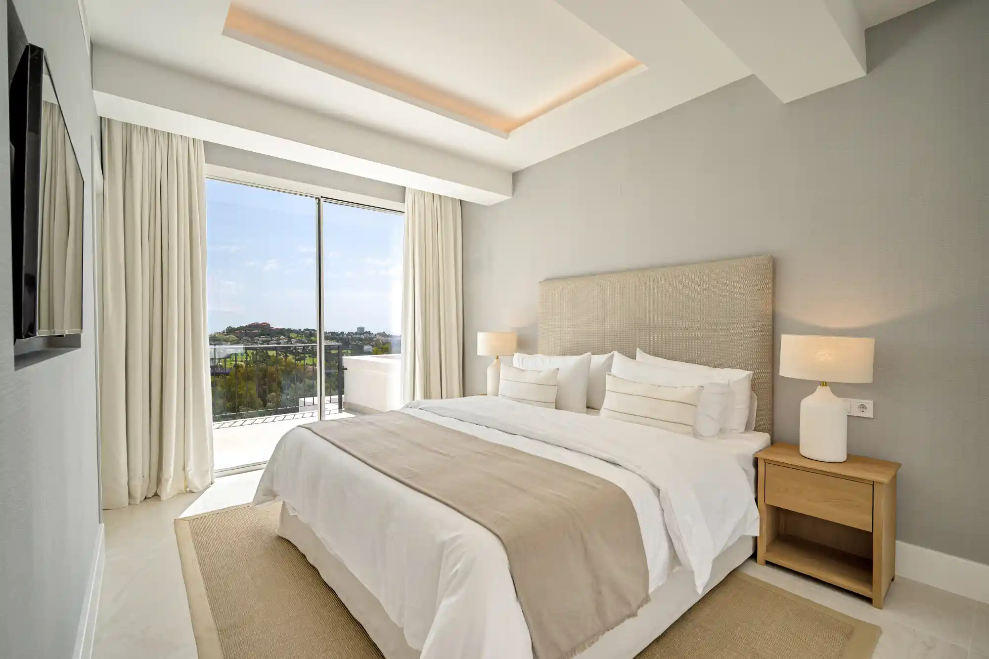 4 Bedroom Townhouse in Benahavís - Top Properties Estepona