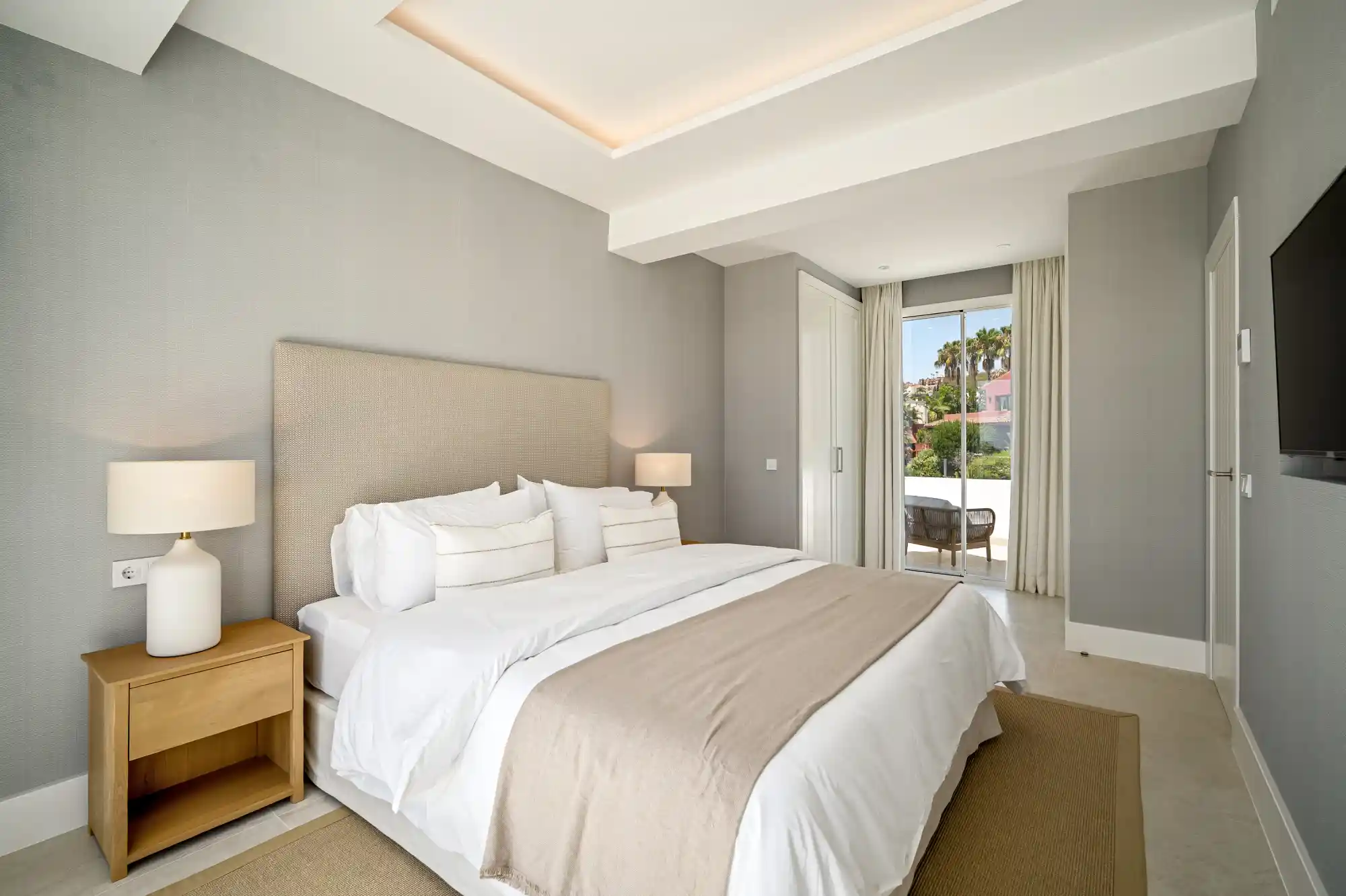 4 Bedroom Townhouse in Benahavís - Top Properties Estepona