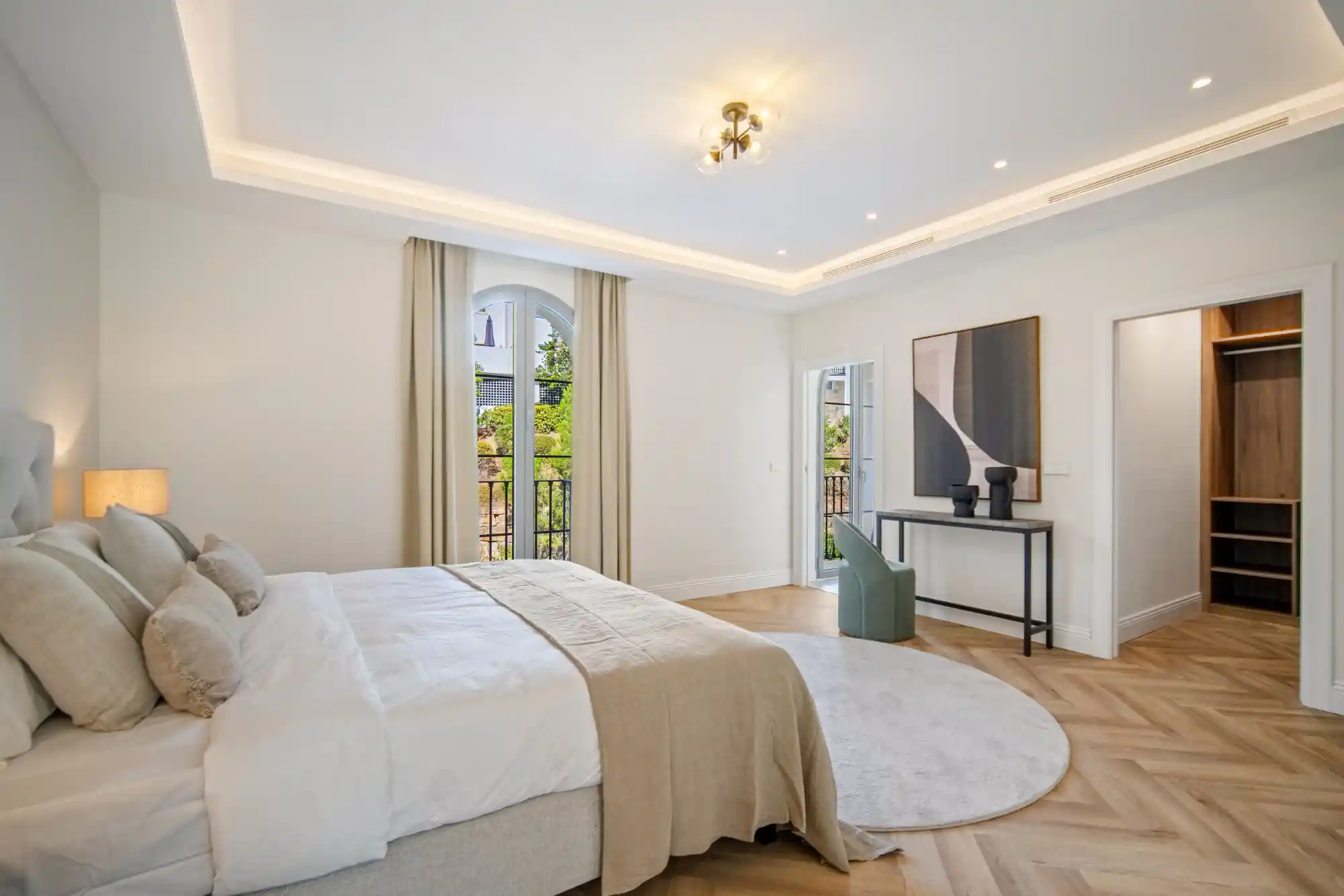 Elegant Villa Benahavís - Top Properties Estepona