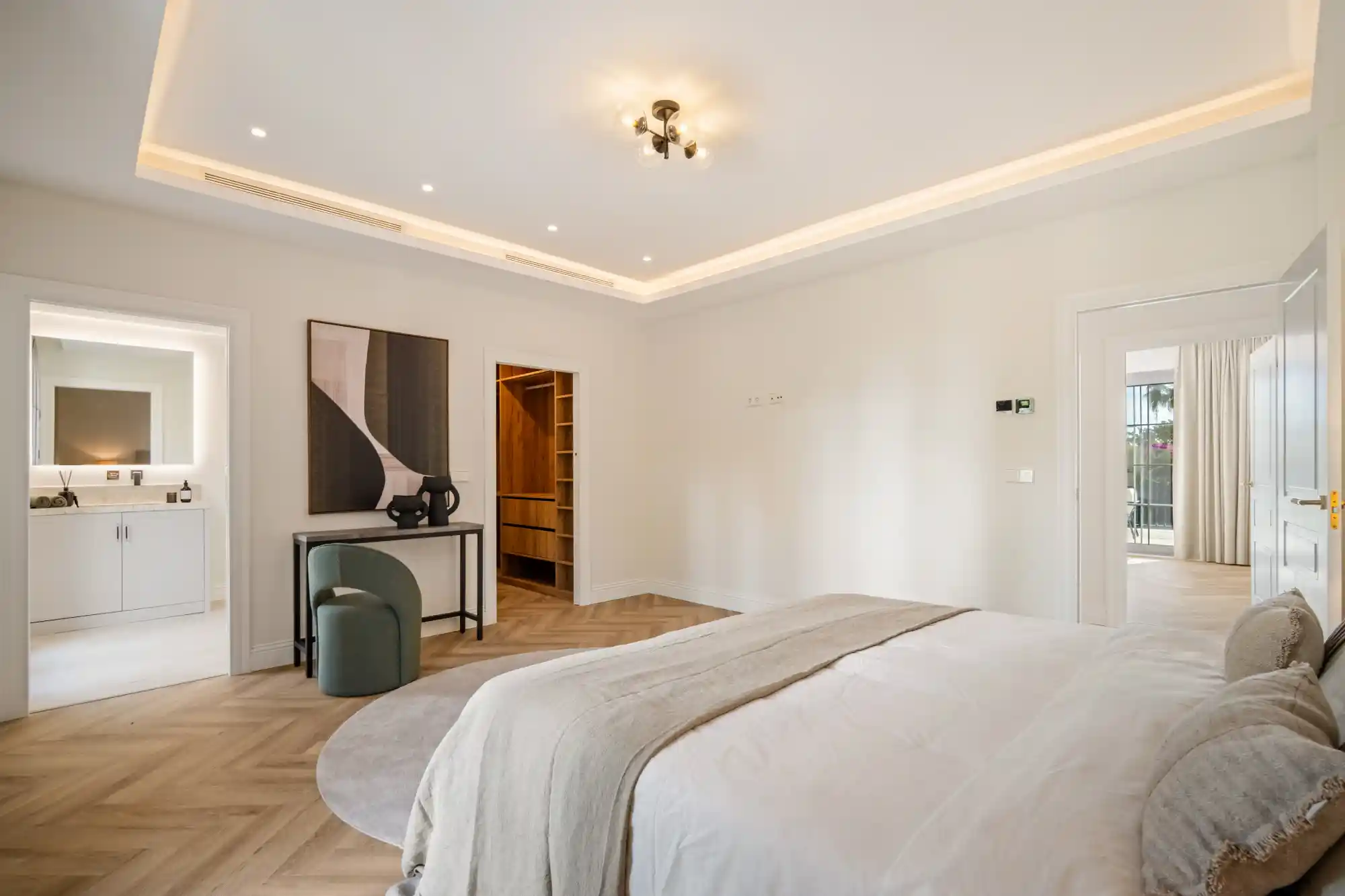 Elegant Villa Benahavís - Top Properties Estepona