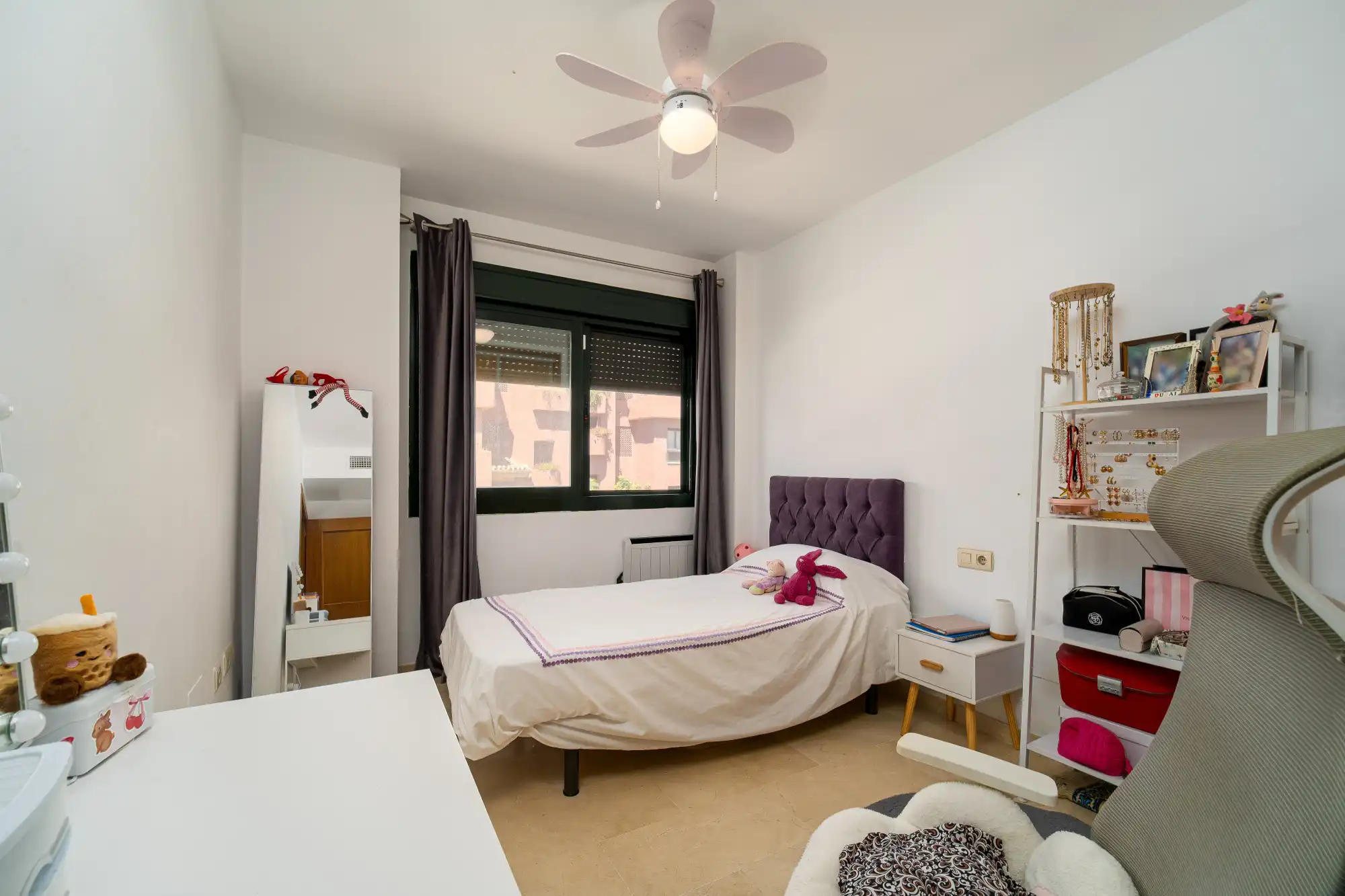 Stunning 3-bedroom townhouse with a private pool in Cancelada