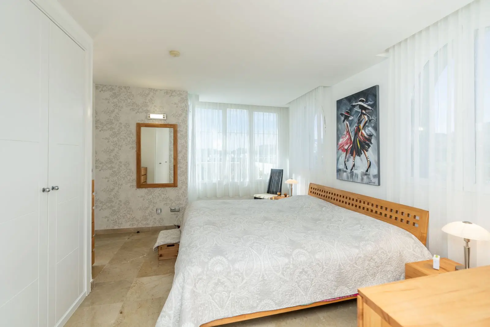 Spacious Apartment with Panoramic Views in Benahavís