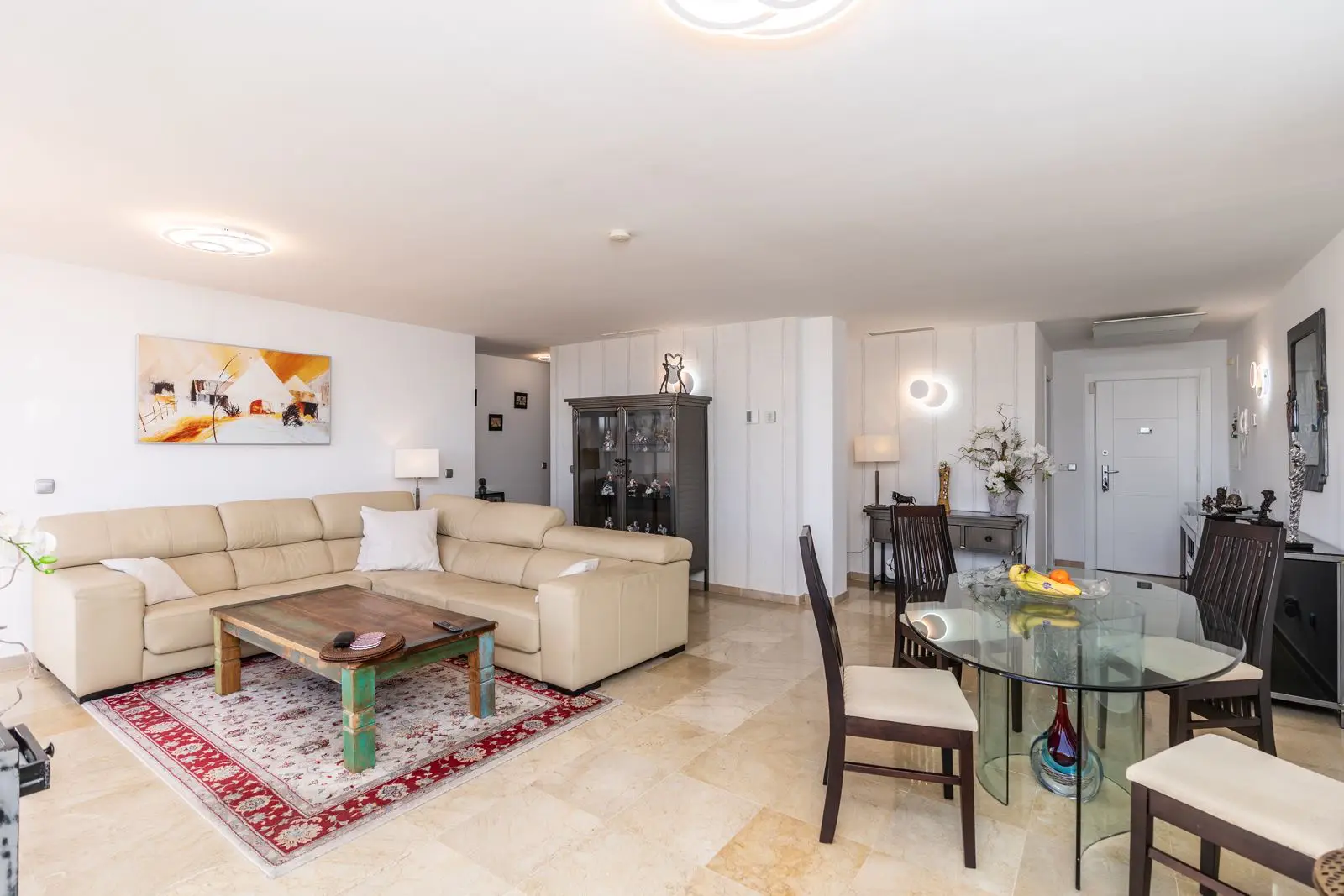 Spacious Apartment with Panoramic Views in Benahavís