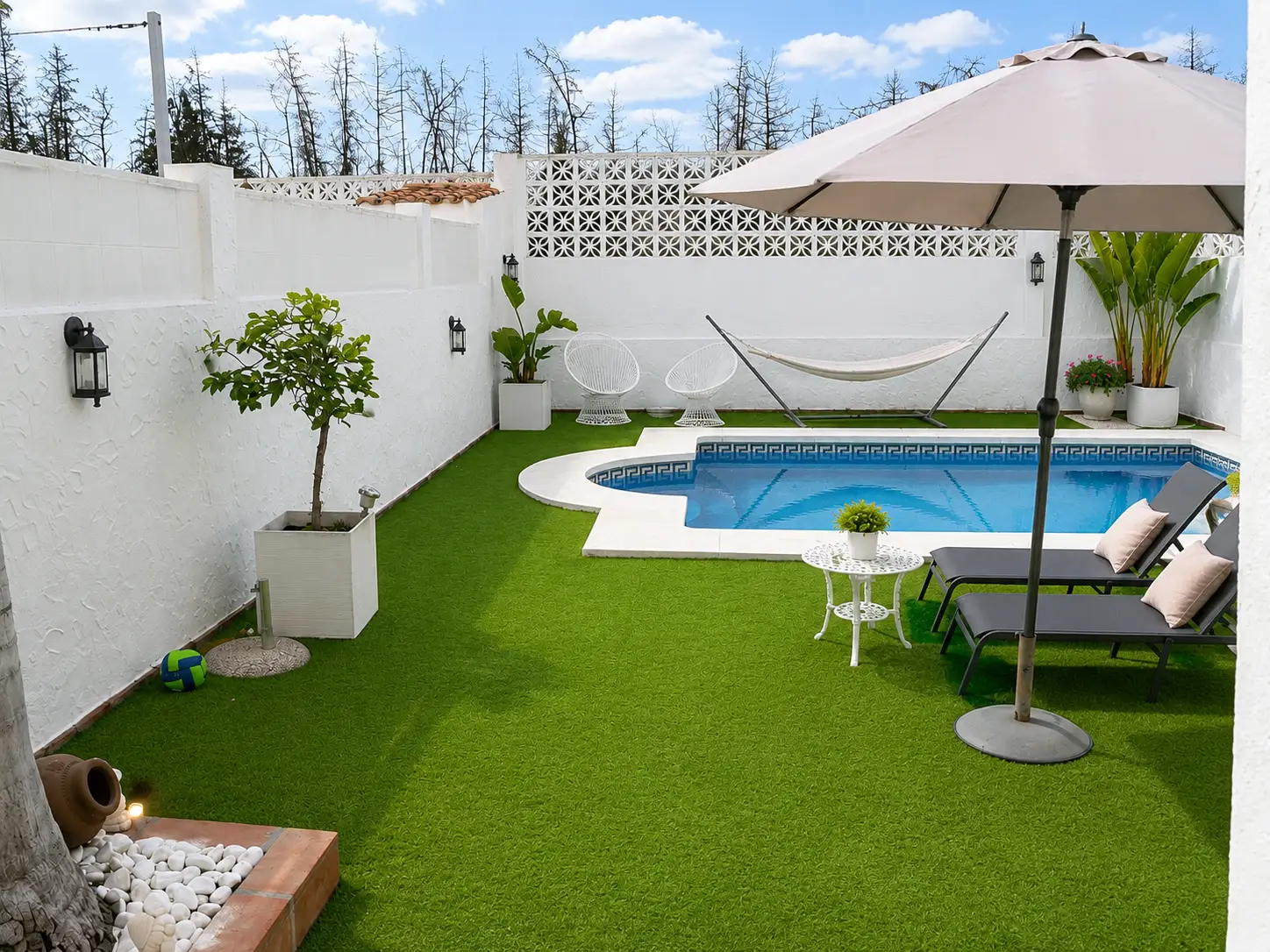 Elegante casa adosada de estilo andaluz con piscina privada en Tiro Pichón, San Pedro Alcántara
