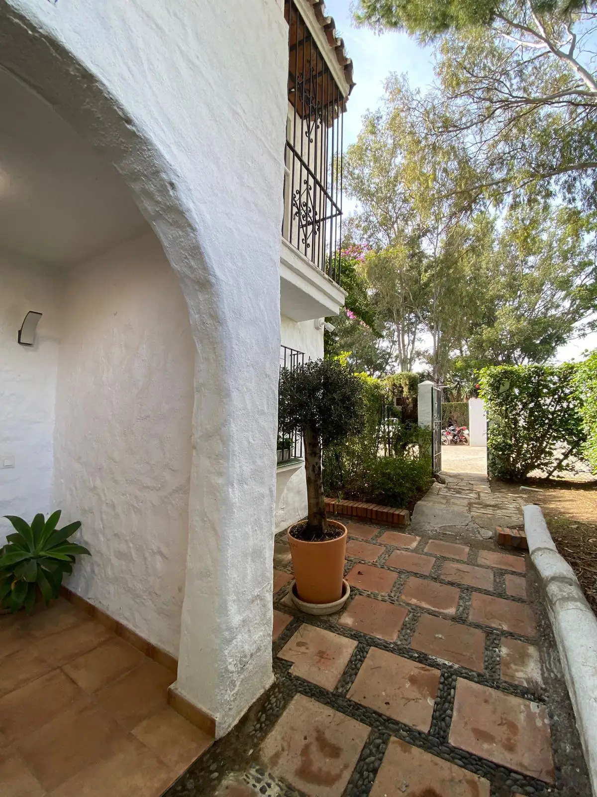 Renovated Beachside Apartment in Benamara