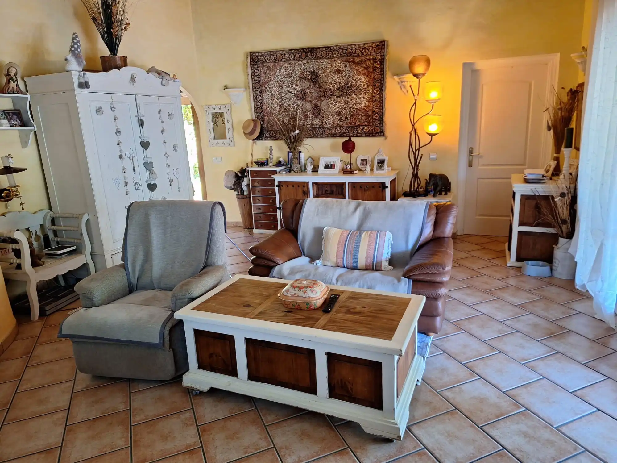Charming Village Home in the Heart of Benahavís - Top Preporties