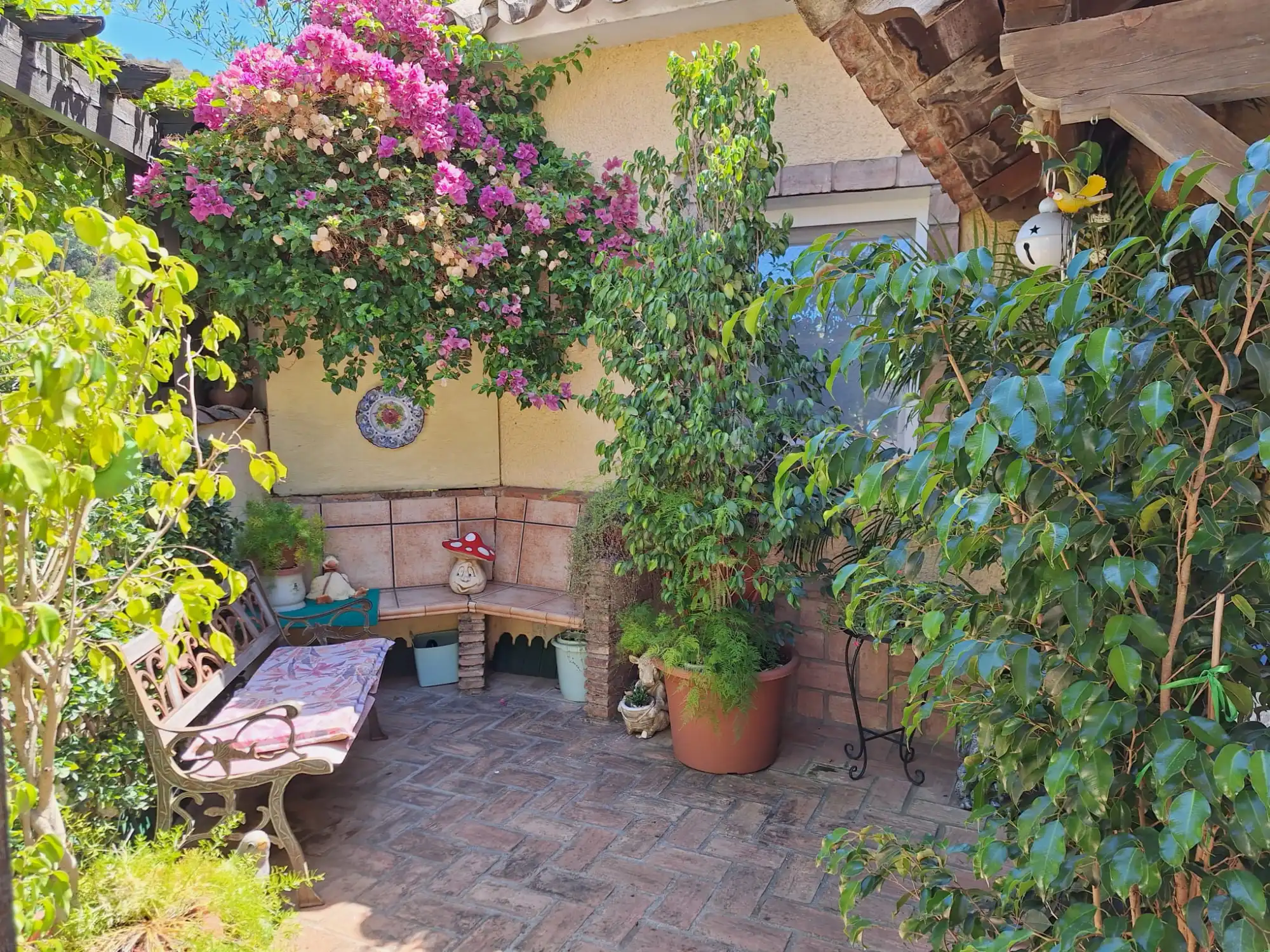 Charming Village Home in the Heart of Benahavís - Top Preporties