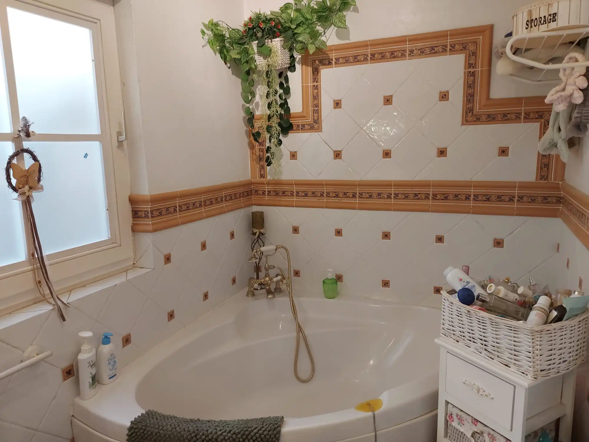 Charming Village Home in the Heart of Benahavís - Top Preporties