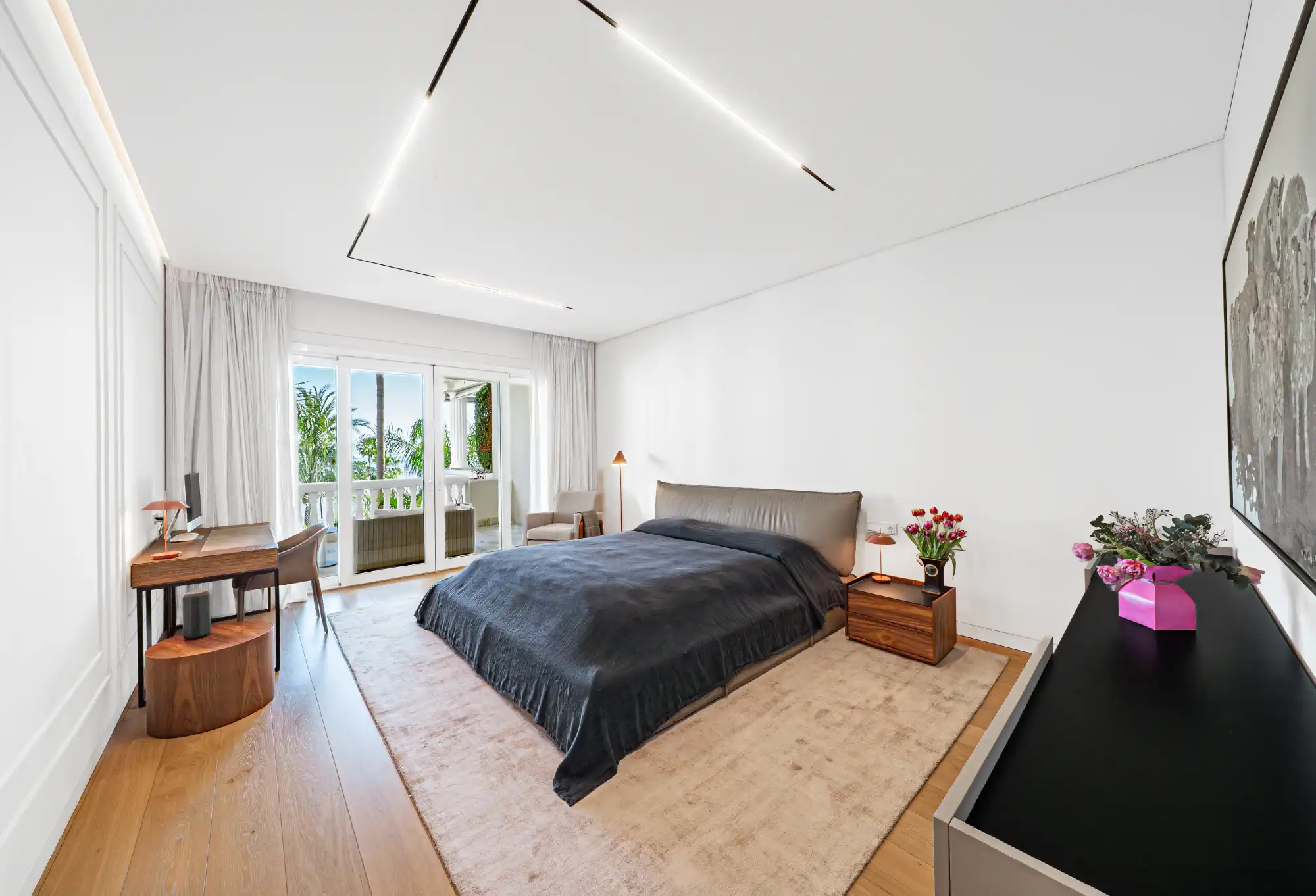 Luxury frontline beachfront apartment - Top Properties