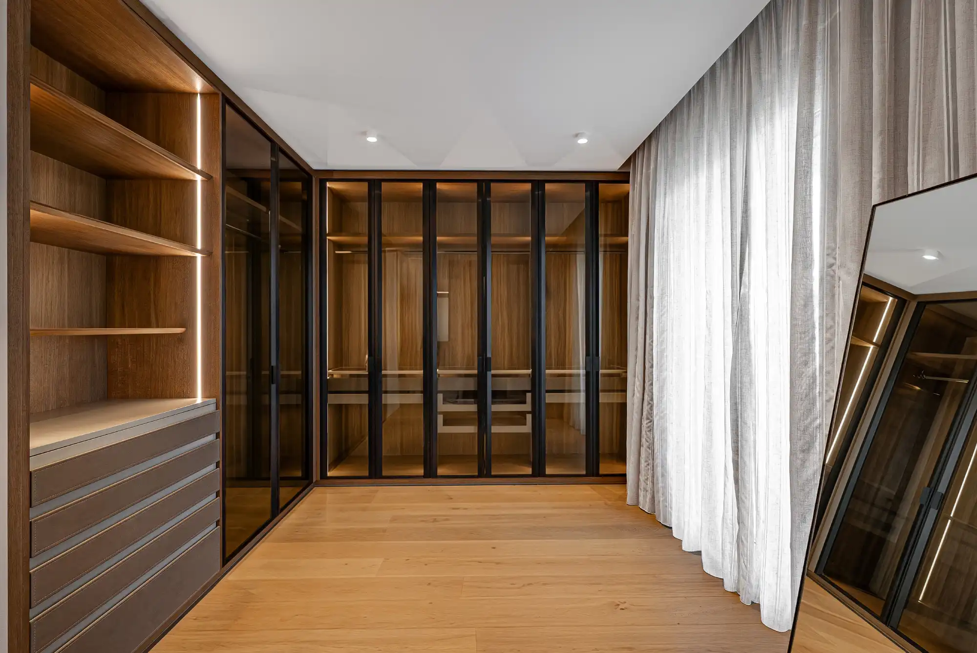 Luxury frontline beachfront apartment - Top Properties