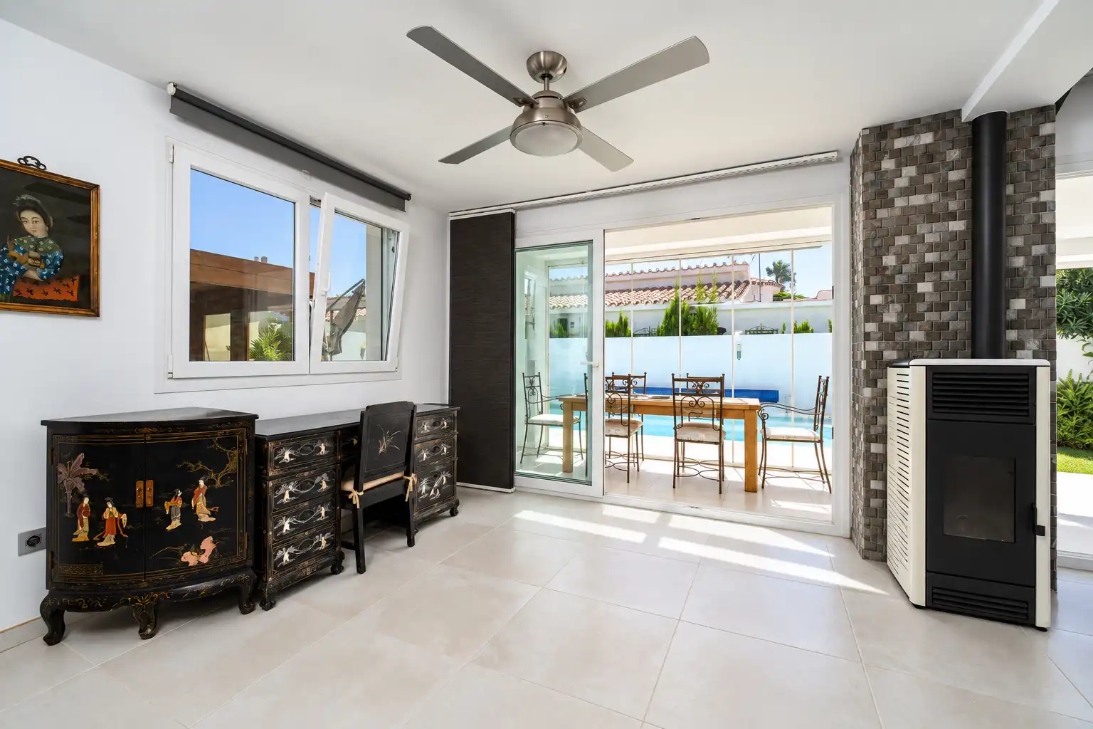 Zeitgenössische Villa nur wenige Schritte vom Strand in El Saladillo – Top Properties