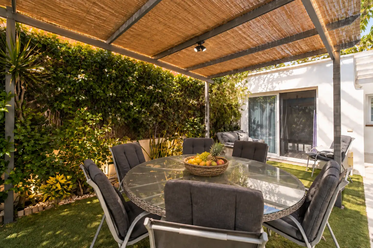 Zeitgenössische Villa nur wenige Schritte vom Strand in El Saladillo – Top Properties