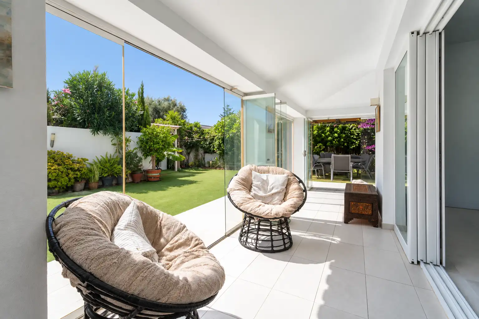 Zeitgenössische Villa nur wenige Schritte vom Strand in El Saladillo – Top Properties