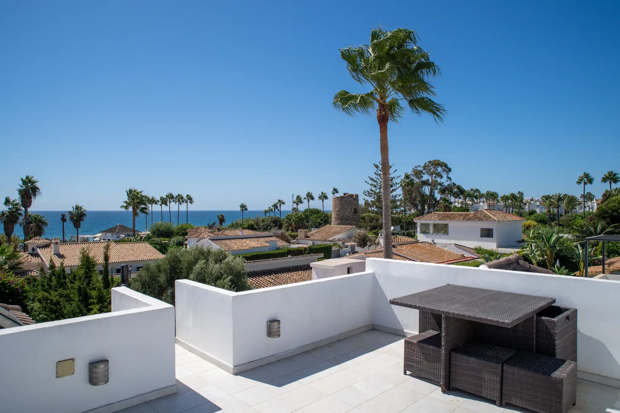 Zeitgenössische Villa nur wenige Schritte vom Strand in El Saladillo – Top Properties